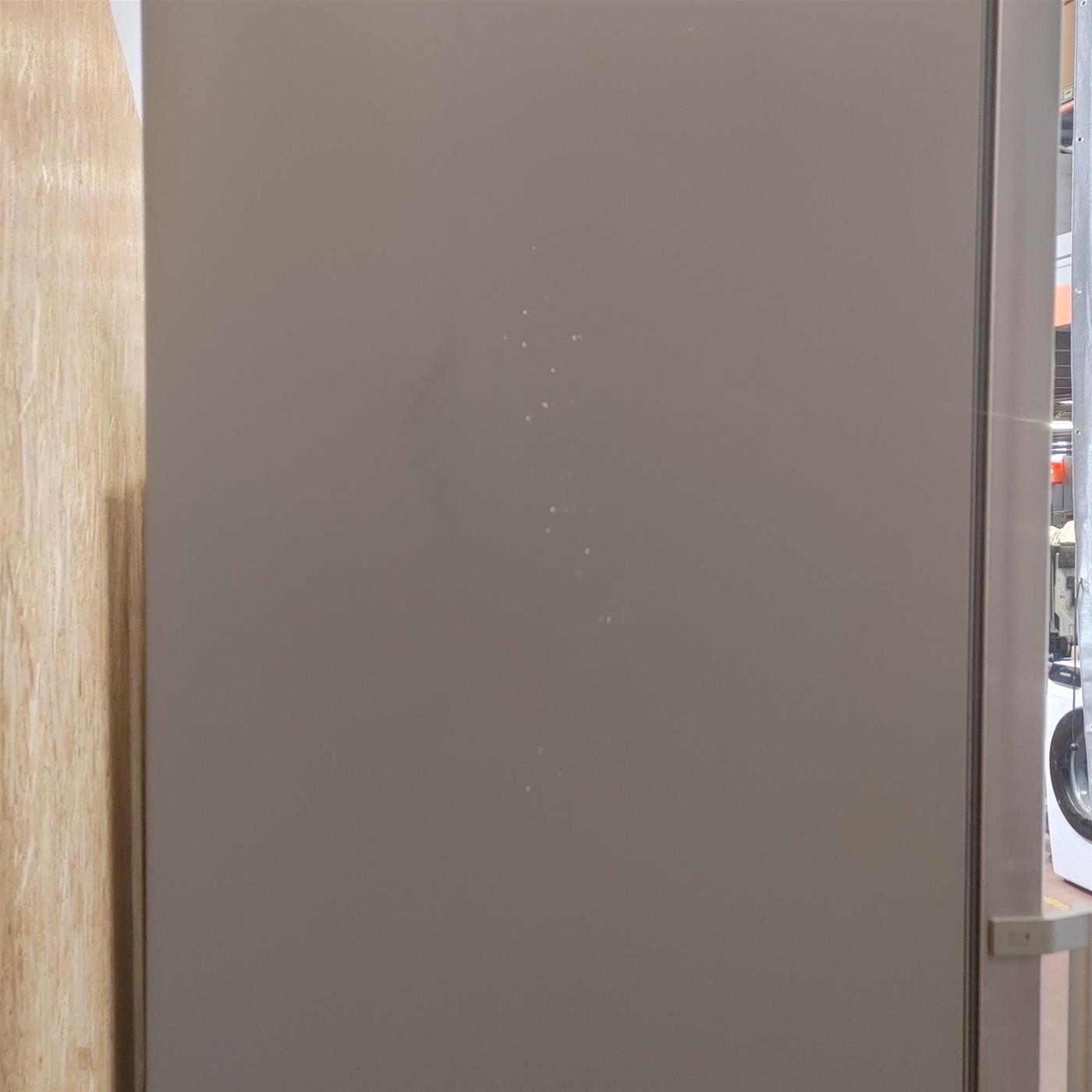 Bosch Serie 4 KGN497ICT/01 frigorifero-congelatore Libera installazione 440 LD Acciaio inossidabile