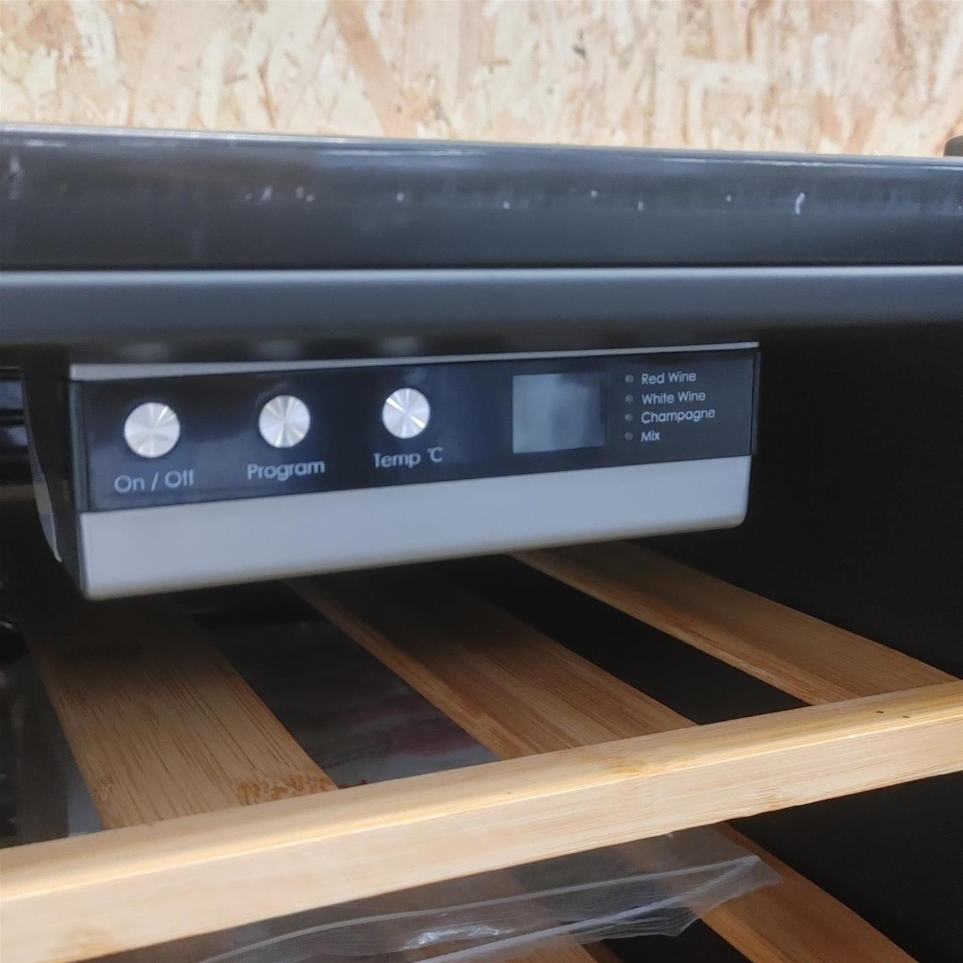 Candy DiVino CWCEL 210/N Frigorifero per vino a compressore Libera installazione Nero 21 bottiglia/e