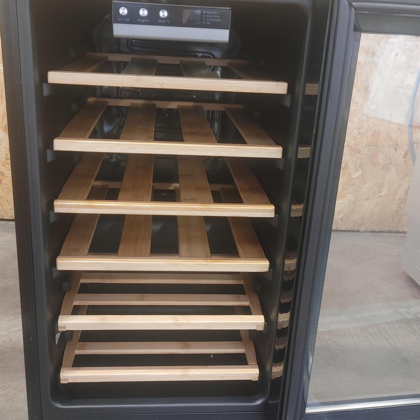 Candy DiVino CWCEL 210/N Frigorifero per vino a compressore Libera installazione Nero 21 bottiglia/e