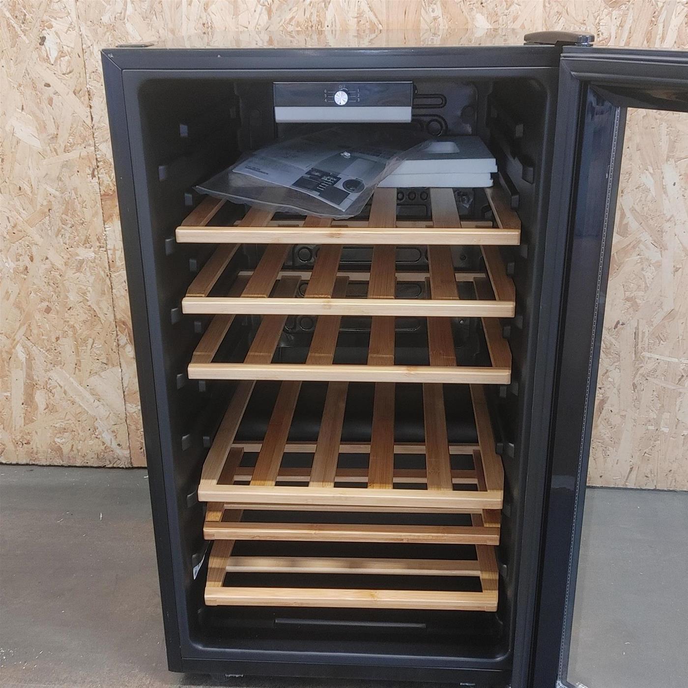 Candy DiVino CWC 150 UK Frigorifero per vino a compressore Libera installazione Nero 42 bottiglia/e