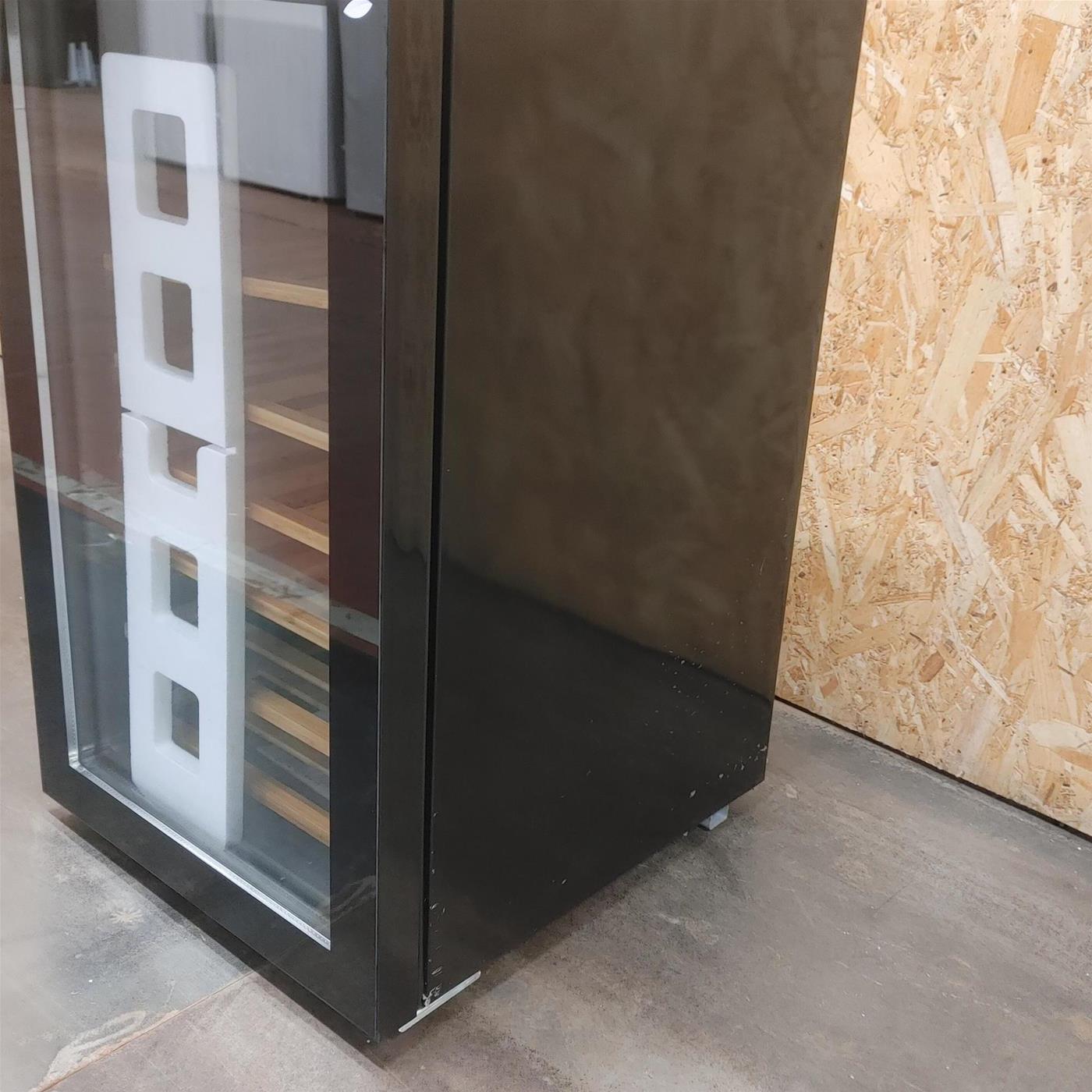 Candy DiVino CWC 150 MH Frigorifero per vino a compressore Libera installazione Nero 41 bottiglia/e