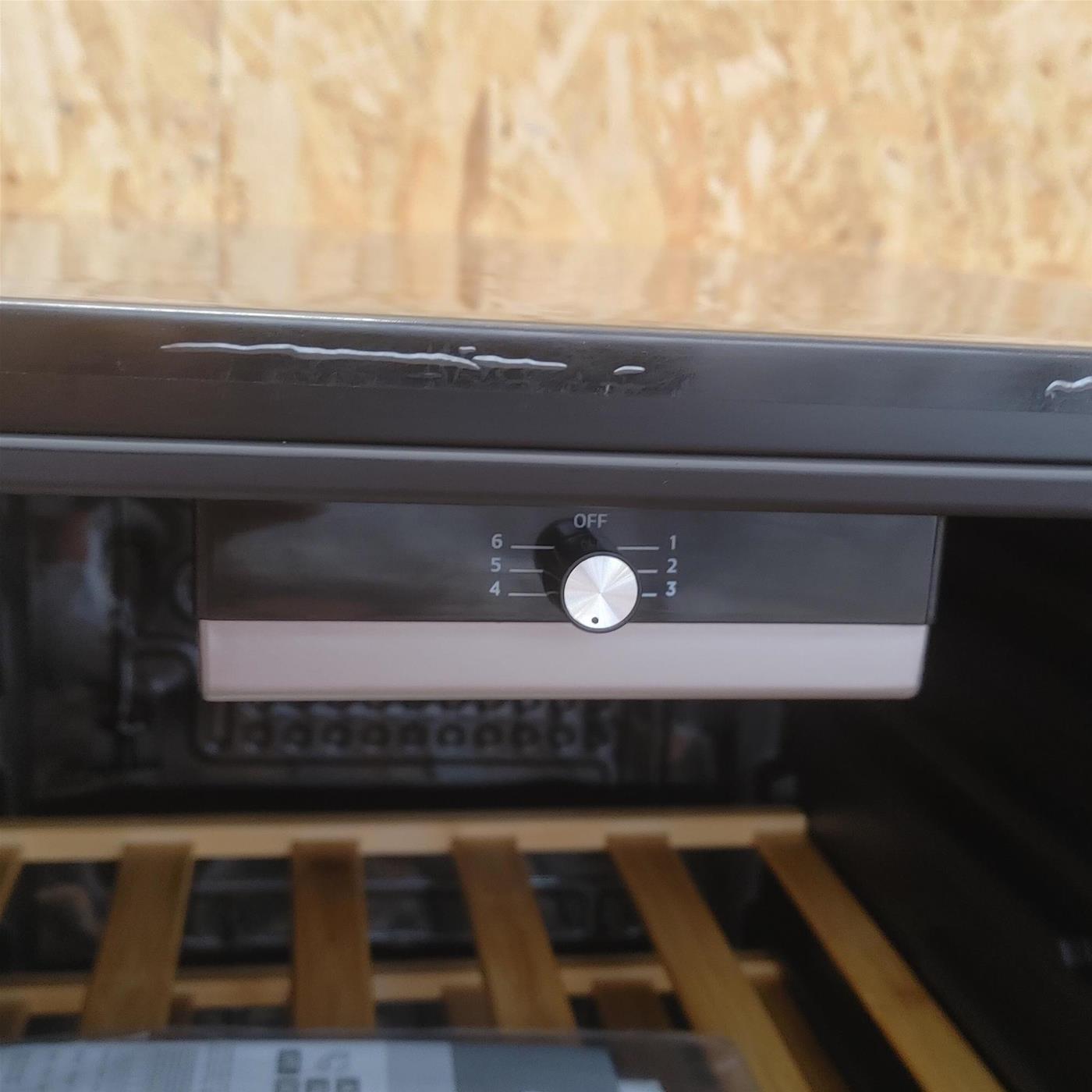 Candy DiVino CWC 150 MH Frigorifero per vino a compressore Libera installazione Nero 41 bottiglia/e