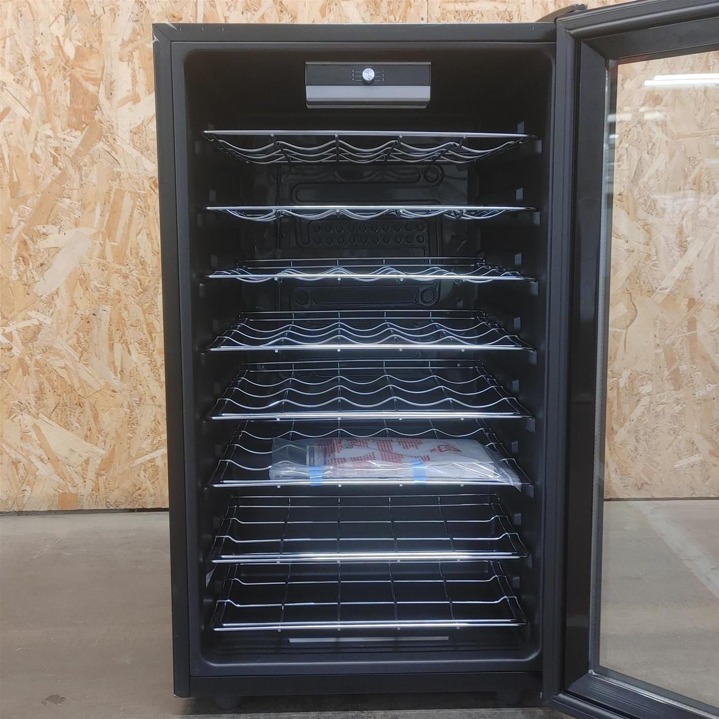 Candy DiVino CWC 150 EM/N Libera installazione Nero 41 bottiglia(e)