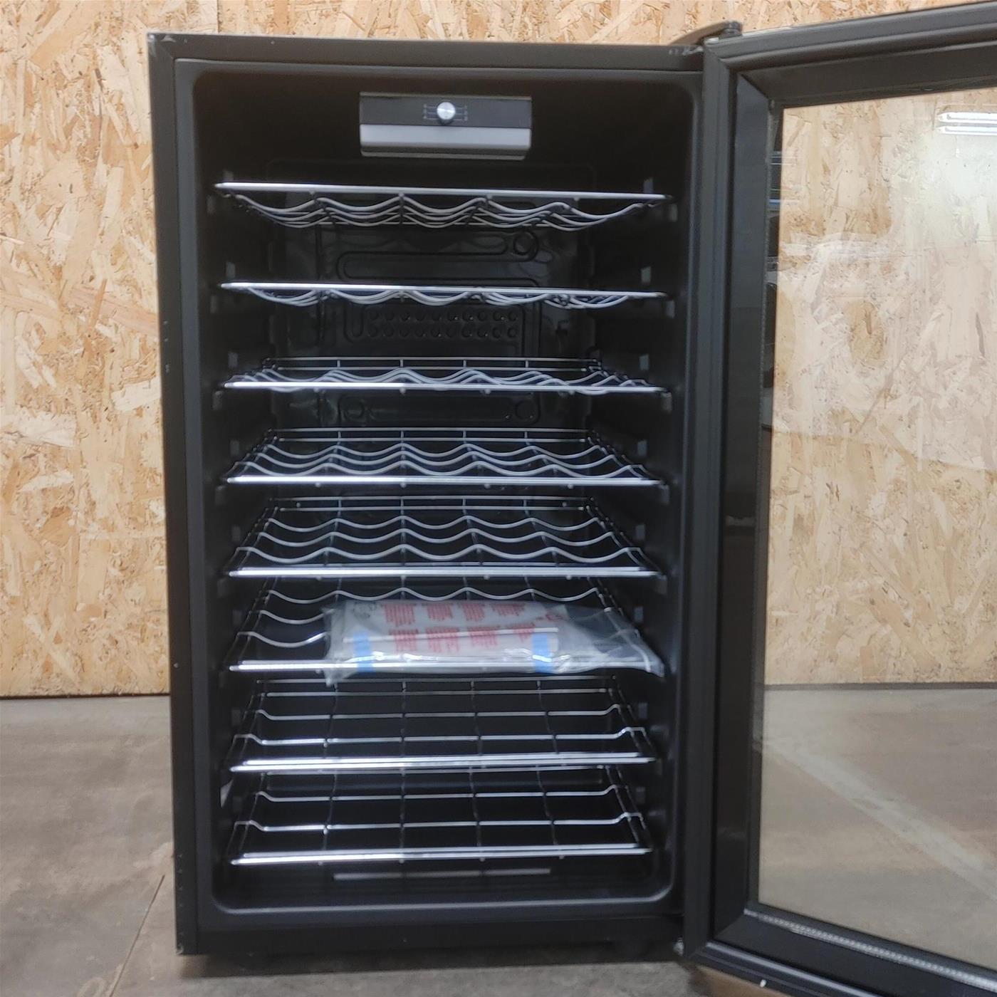 Candy DiVino CWC 150 EM/N Libera installazione Nero 41 bottiglia(e)