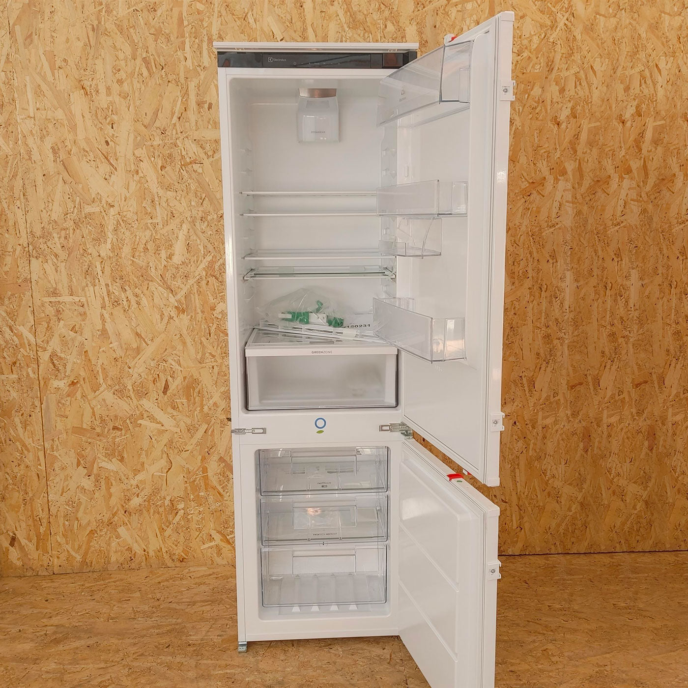 Electrolux LNS7TE18S3 frigorifero con congelatore Libera installazione 256 L E Bianco