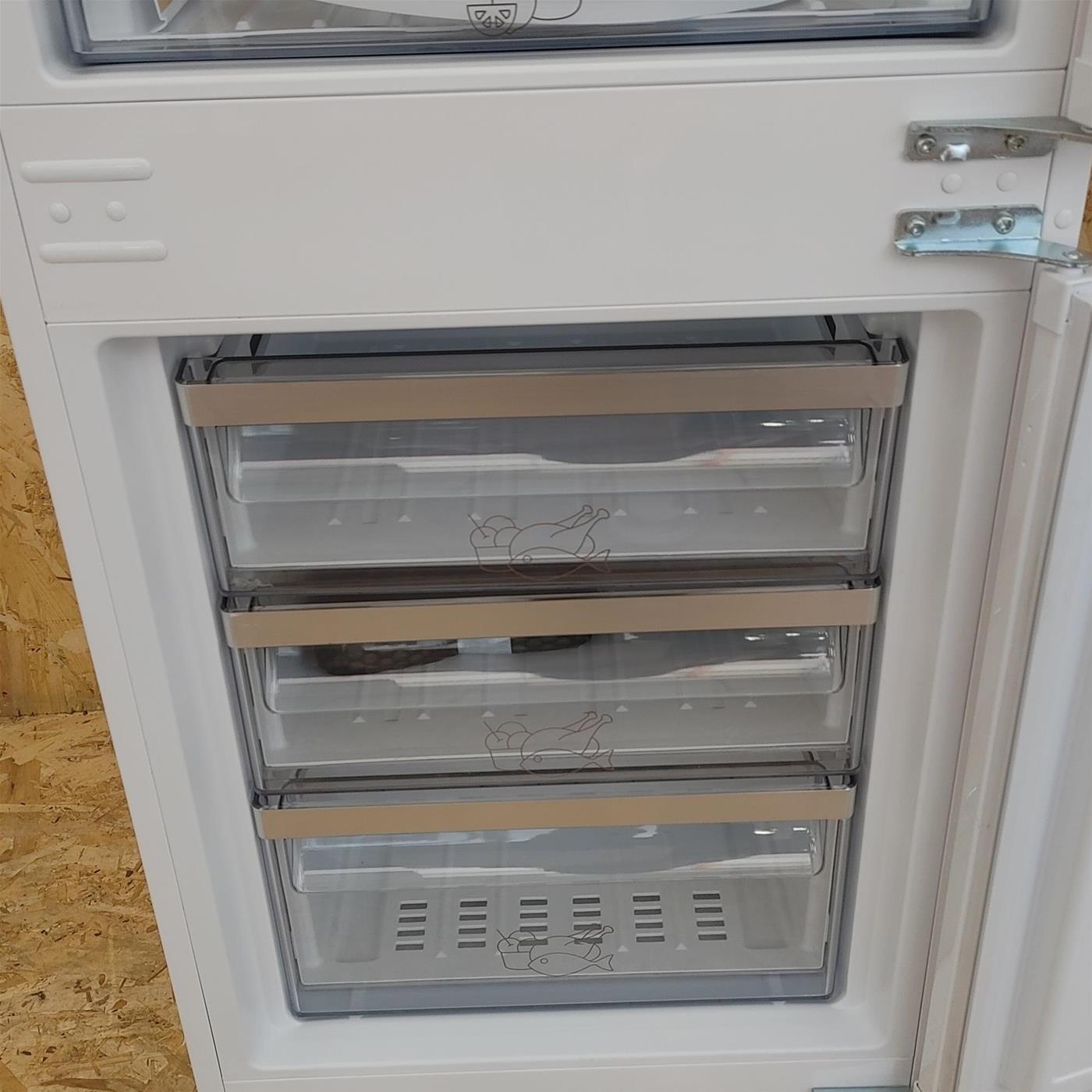 Grundig GKMI25920F Frigorifero Combinato da incasso Statico con Ventola A++