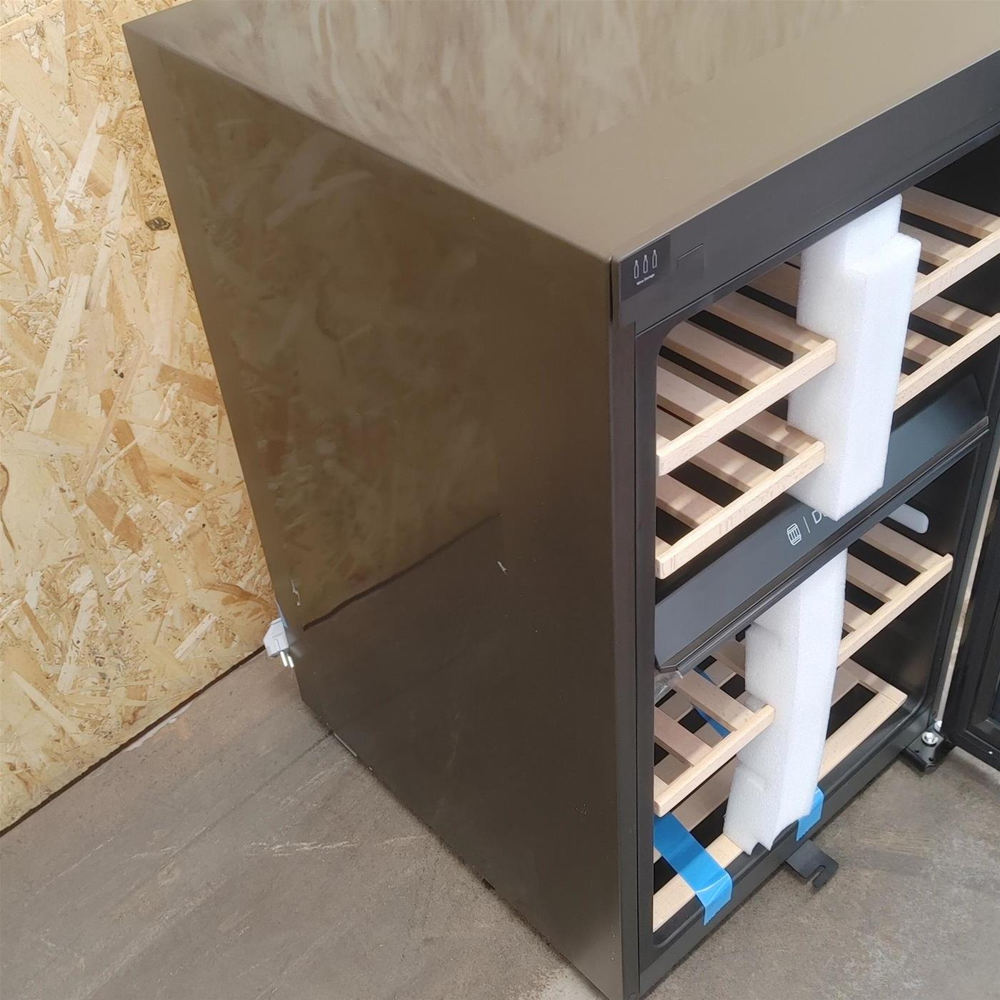 Haier Wine Bank 50 Serie 7 HWS42GDAU1 Frigorifero per vino a compressore Libera installazione Nero 42 bottiglia/e