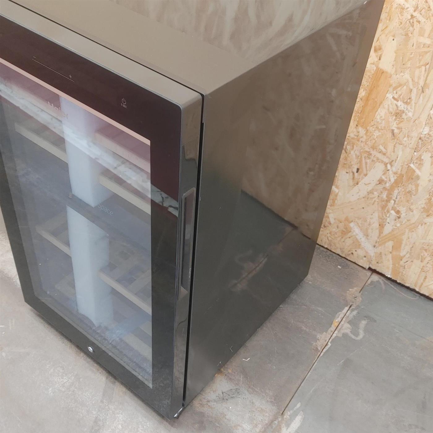 Haier Wine Bank 50 Serie 7 HWS42GDAU1 Frigorifero per vino a compressore Libera installazione Nero 42 bottiglia/e