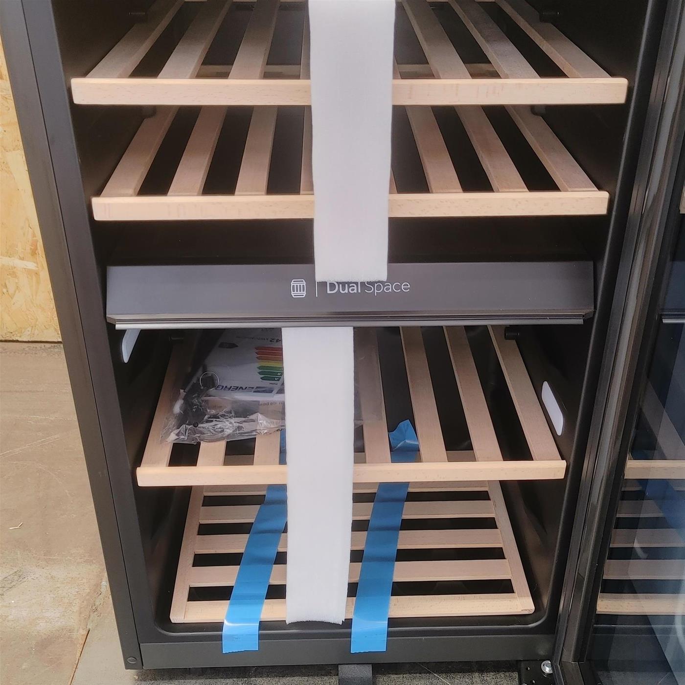 Haier Wine Bank 50 Serie 7 HWS42GDAU1 Frigorifero per vino a compressore Libera installazione Nero 42 bottiglia/e