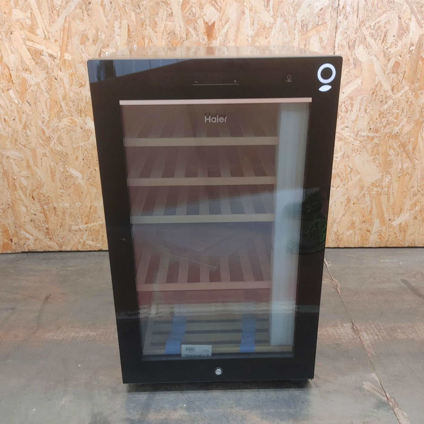 Haier Wine Bank 50 Serie 5 HWS49GA Frigorifero per vino a compressore Autoportante Nero 49 bottiglia/e