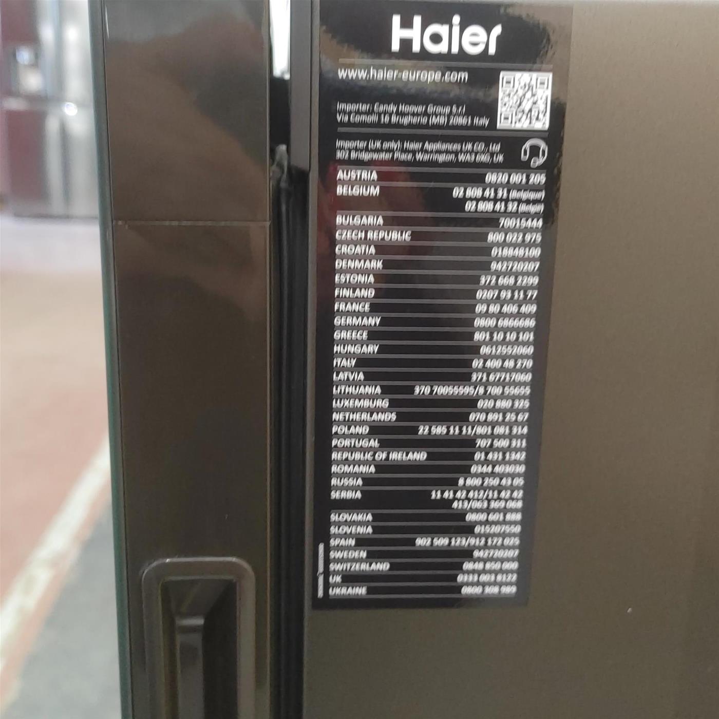 Haier Wine Bank 50 Serie 5 HWS49GA Frigorifero per vino a compressore Autoportante Nero 49 bottiglia/e