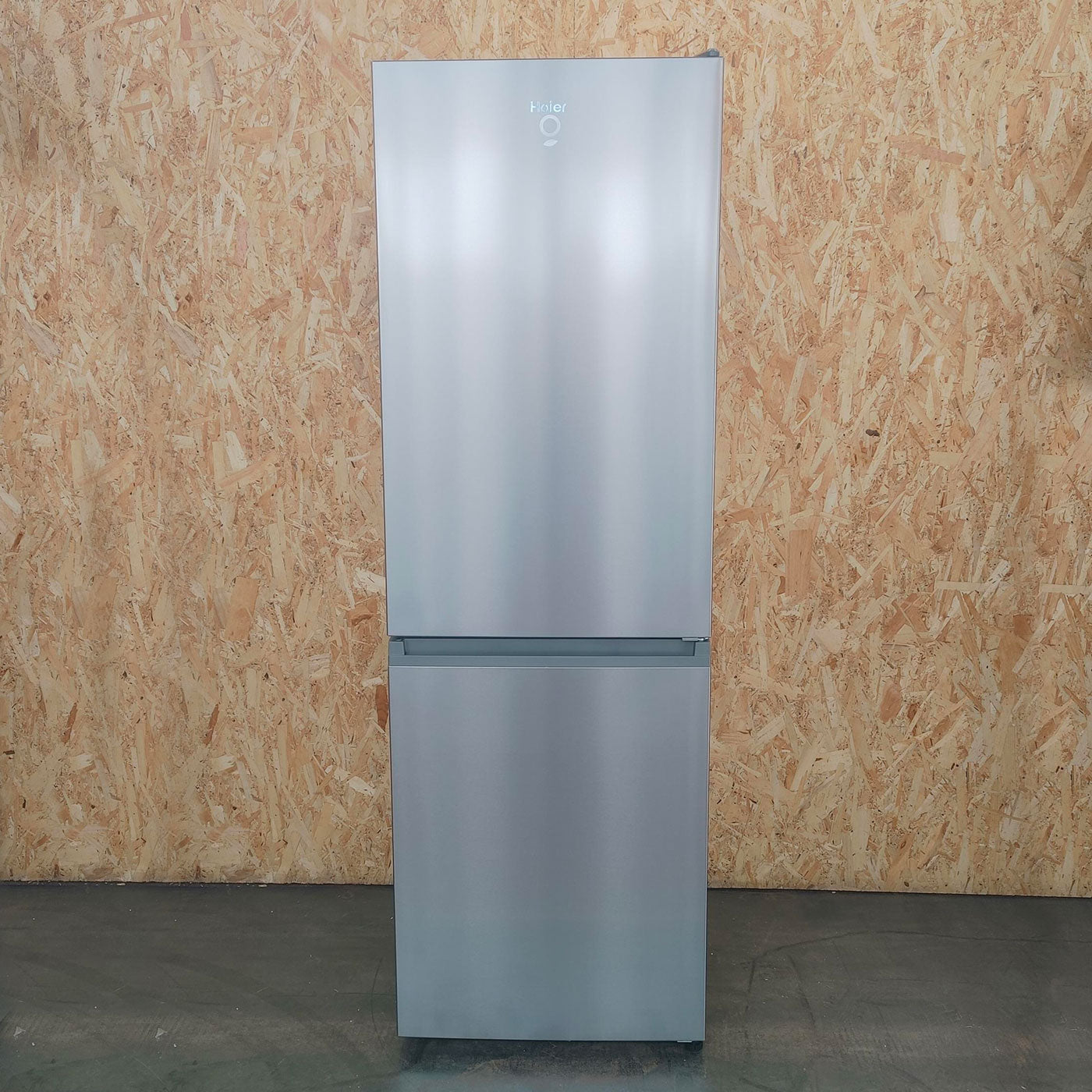 Frigorifero Haier 2D 60 Serie 1 HDW1618DNPK 341 L D
