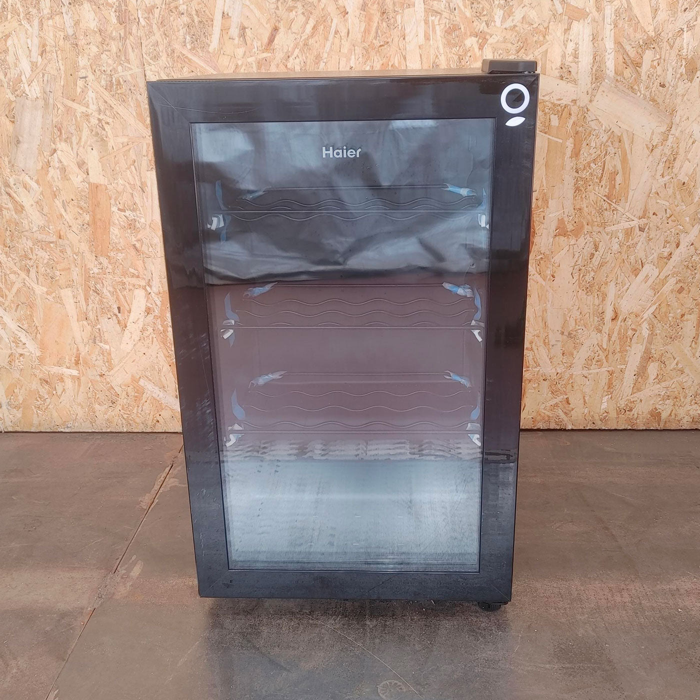 Haier Wine Bank 50 Serie 3 HWS31GGE Frigorifero per vino a compressore Libera installazione Nero 31 bottiglia/e