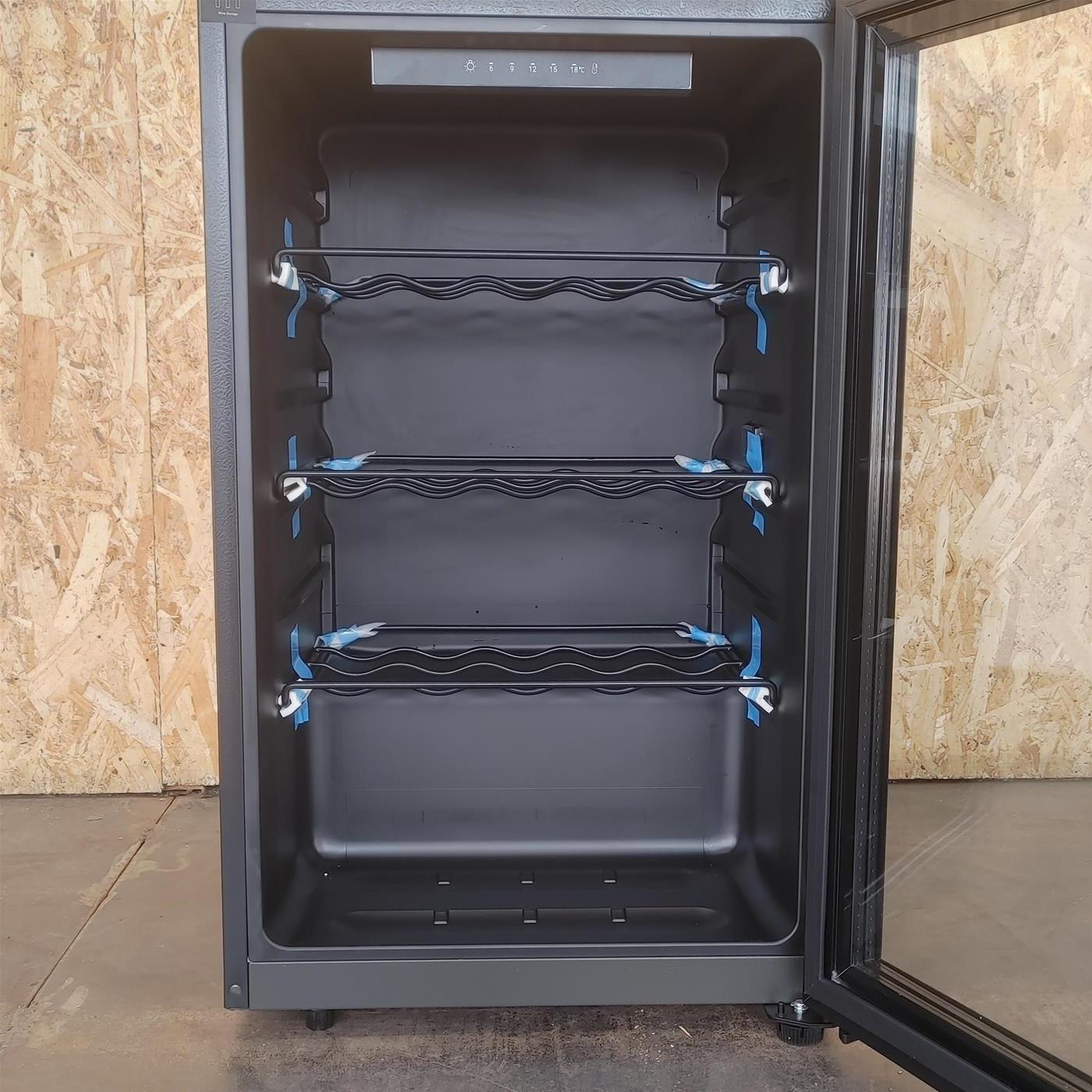 Haier Wine Bank 50 Serie 3 HWS31GGE Frigorifero per vino a compressore Libera installazione Nero 31 bottiglia/e
