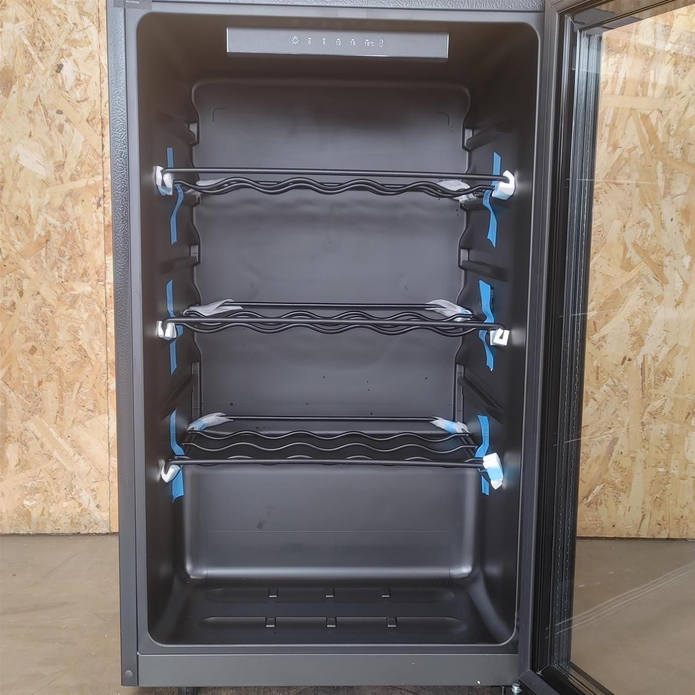 Haier Wine Bank 50 Serie 3 HWS31GGE Frigorifero per vino a compressore Libera installazione Nero 31 bottiglia/e