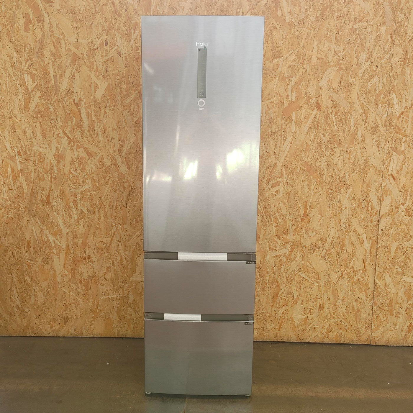 Haier 3D 60 Serie 3 A3FE837CGJ Libera installazione 371 L D Argento, Titanio