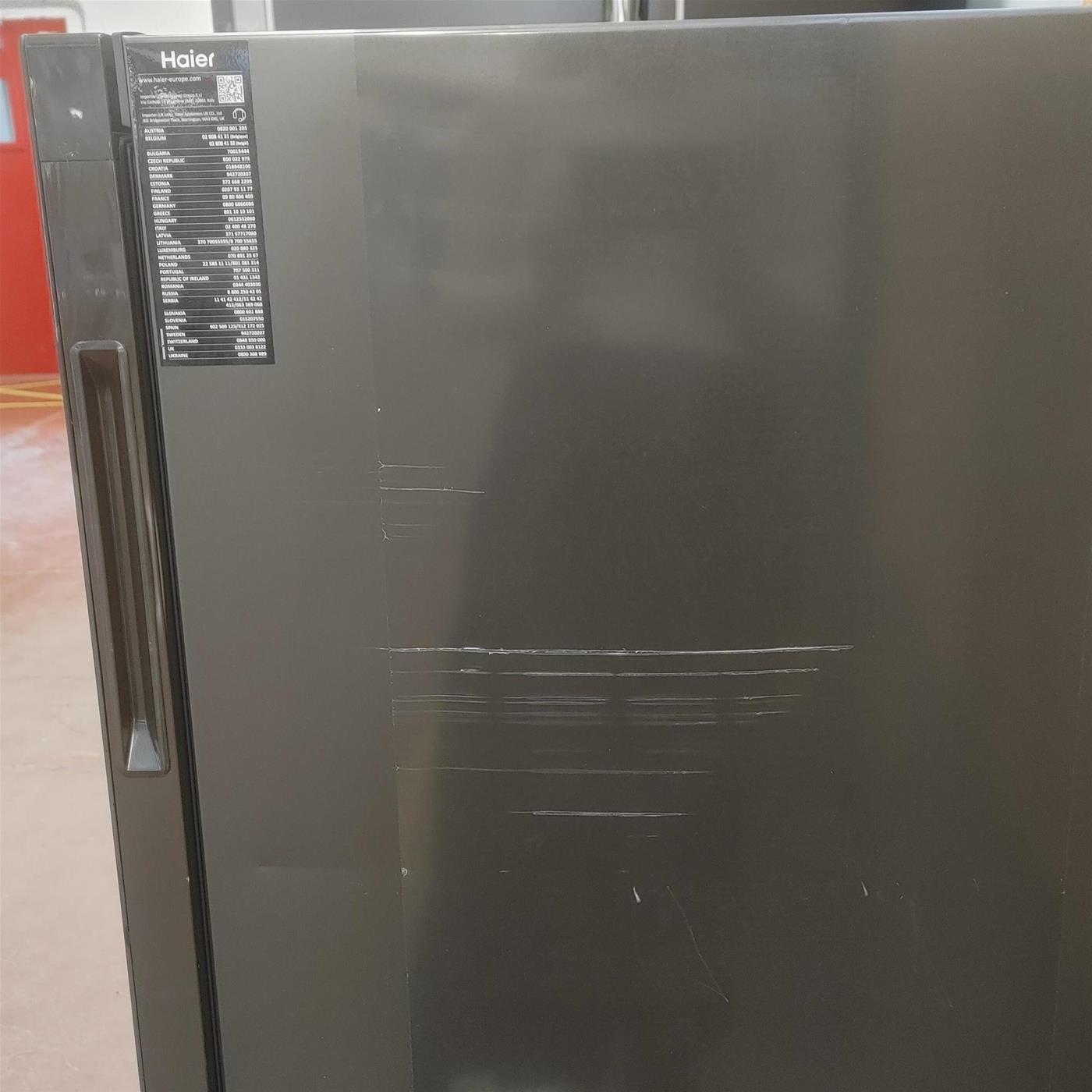 Cantinetta vino Haier Wine Bank 50 Serie 7 HWS77GDAU1 77 bottiglie