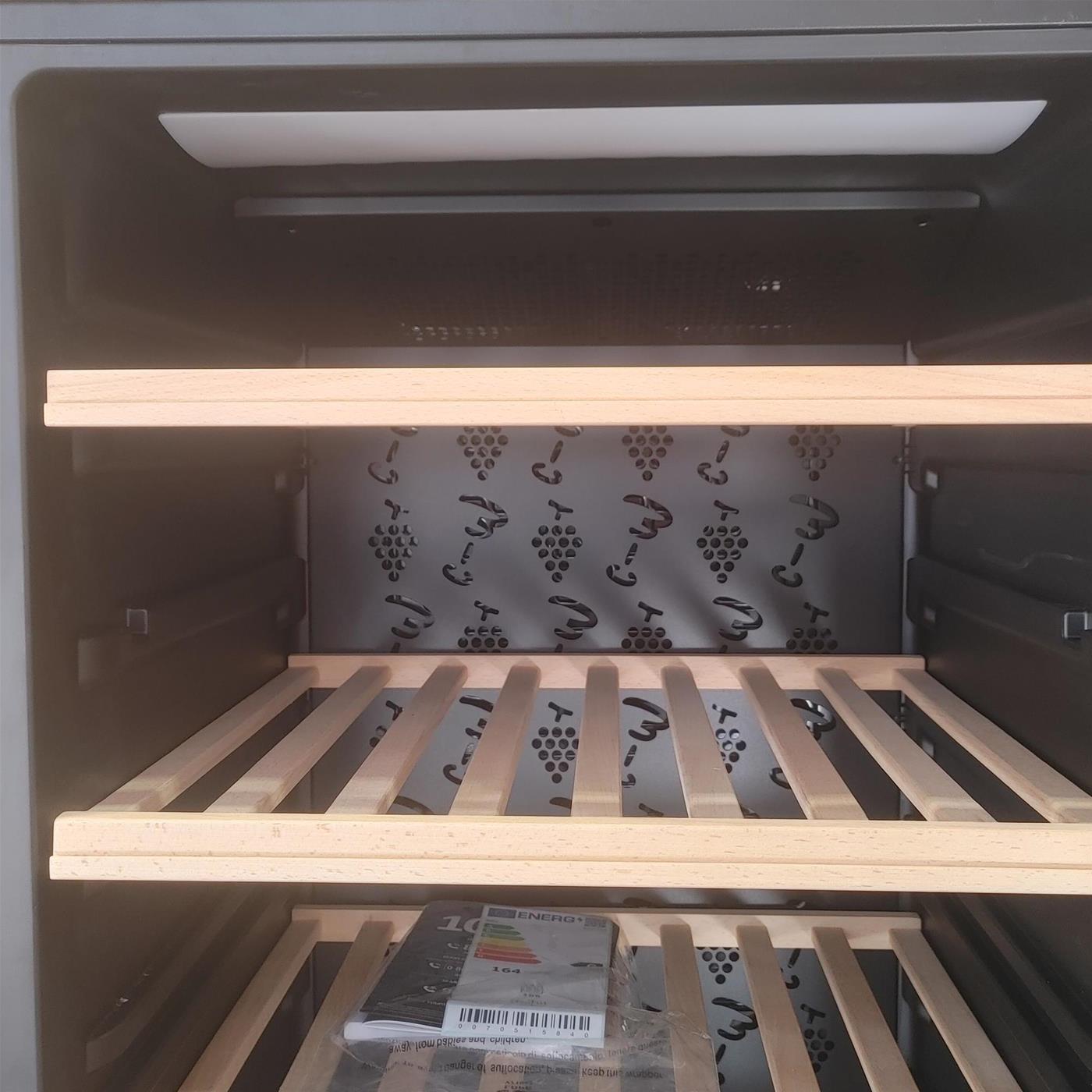 Haier Wine Bank 60 Serie 3 WS171GA Cantinetta frigo con compressore Libera installazione Nero 166 bottiglia(e)