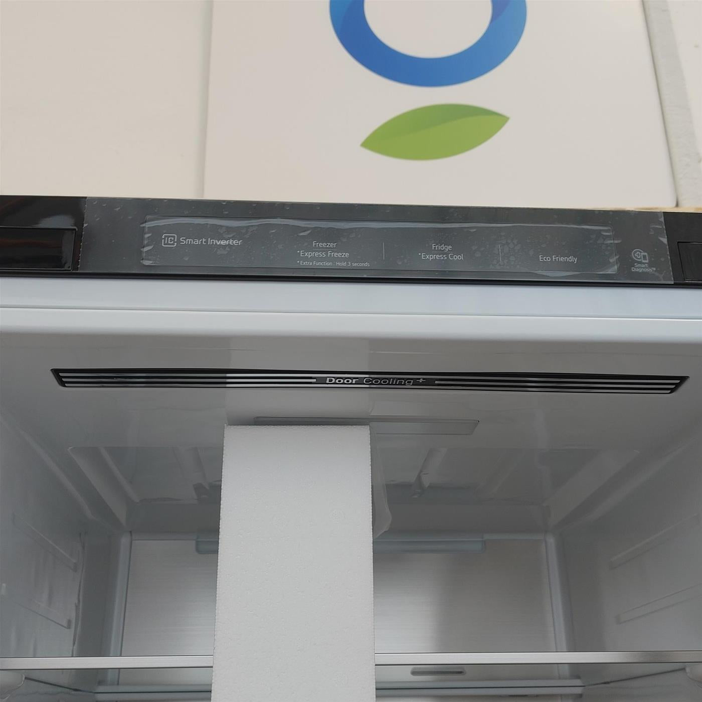 LG GBB72MCVGN Frigorifero combinato, Classe D, 384L, Wine Rack, No frost, Nero
