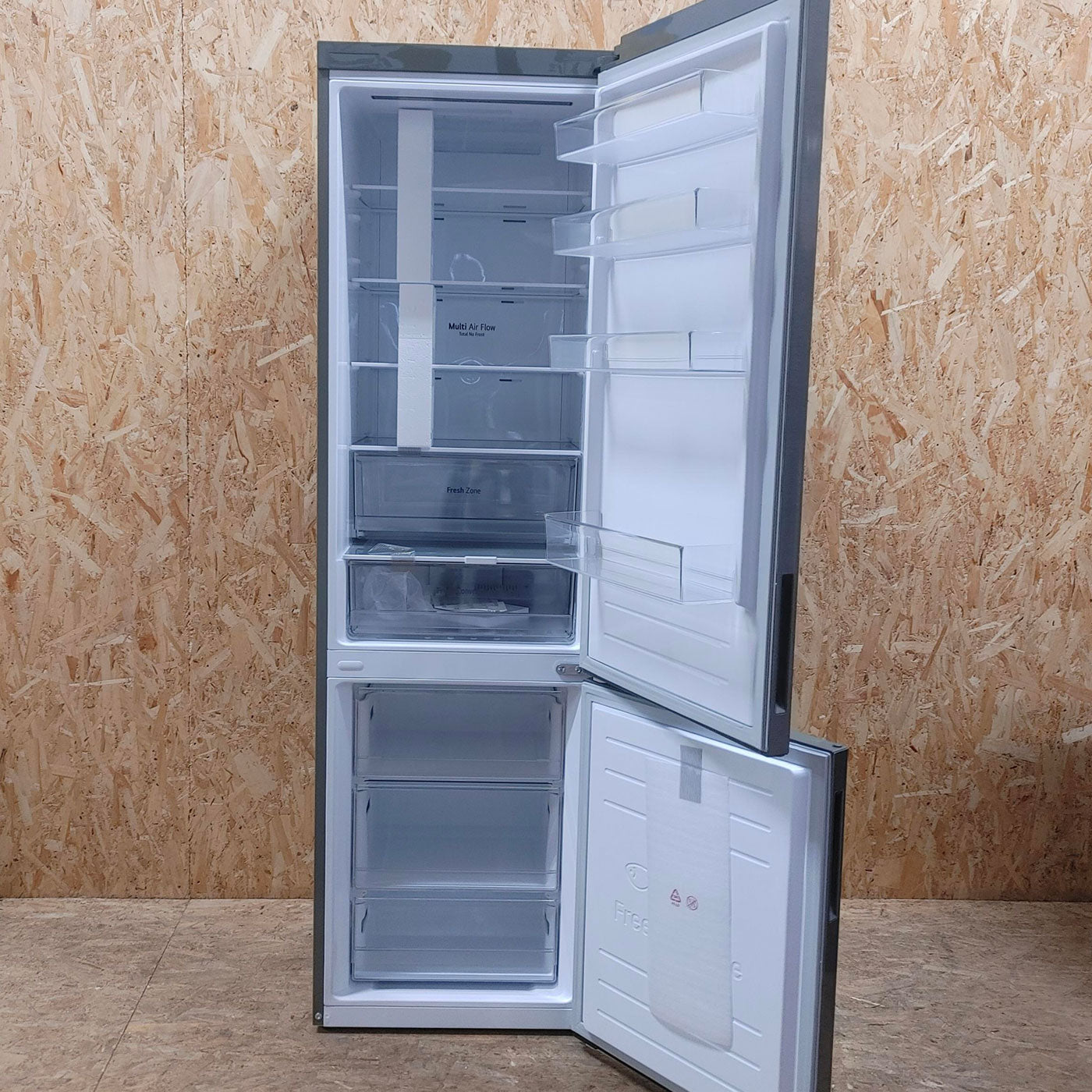 LG GBP62DSXCC1 fridge-freezer Freestanding 384 L C Graphite