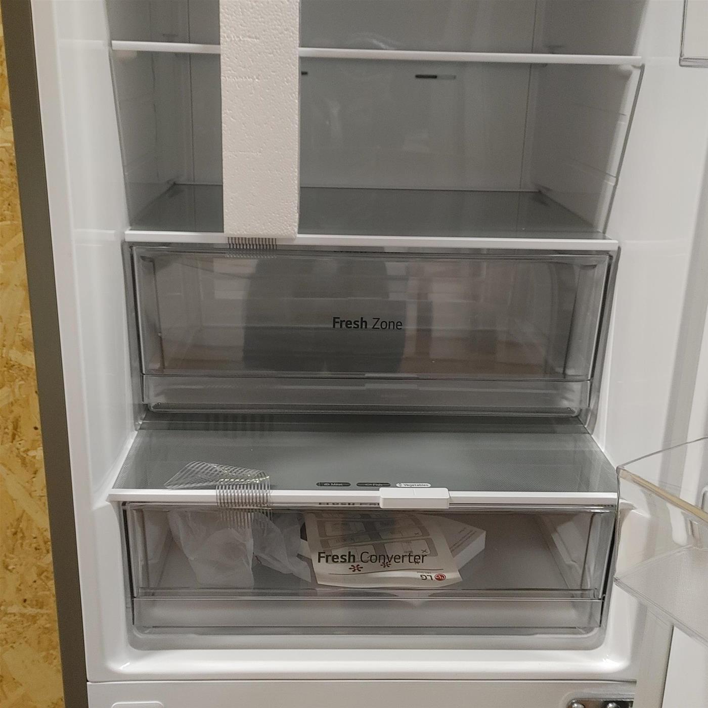 LG GBP62DSXCC1 fridge-freezer Freestanding 384 L C Graphite