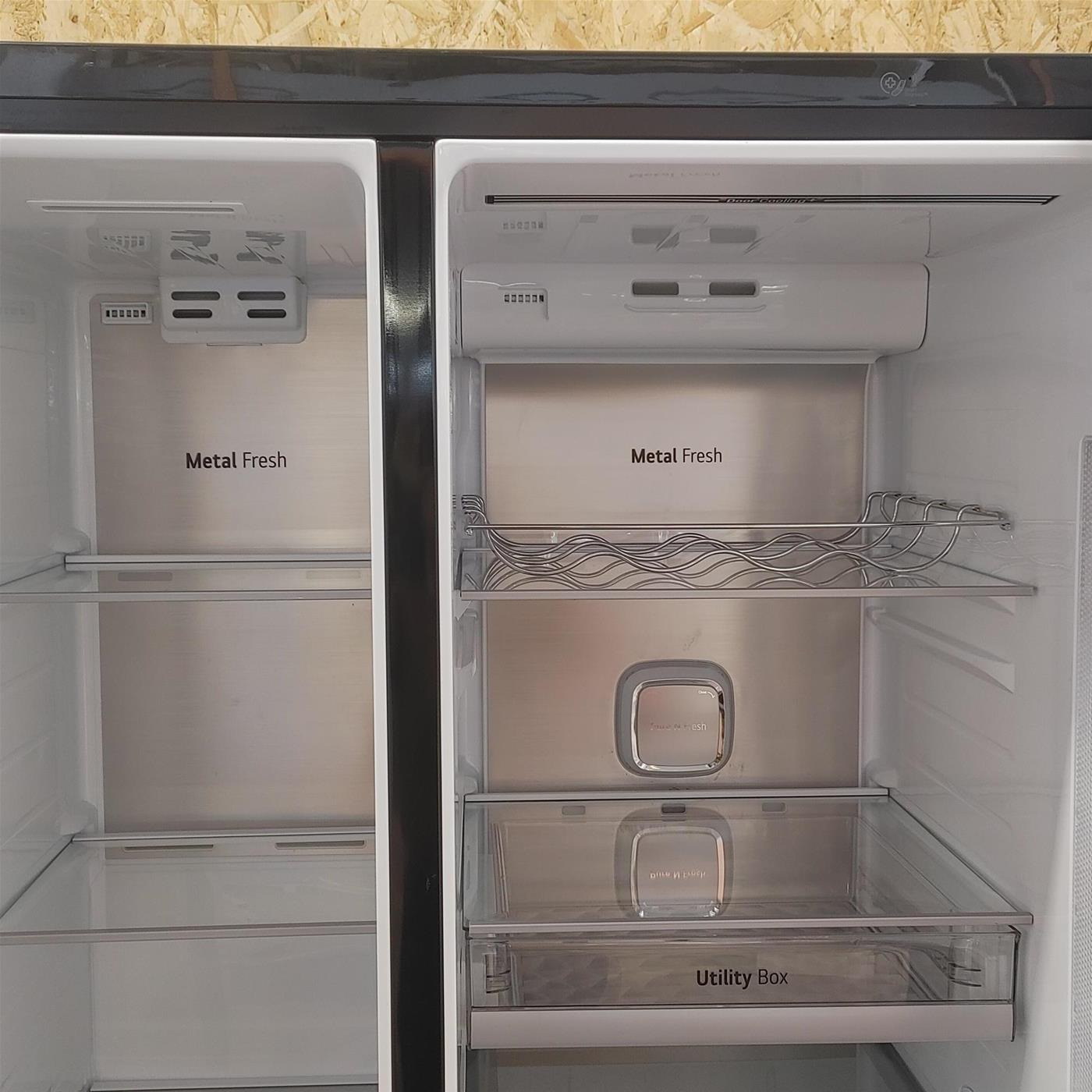 LG GSX960MCCZ frigorifero side-by-side Libera installazione 601 L F Nero