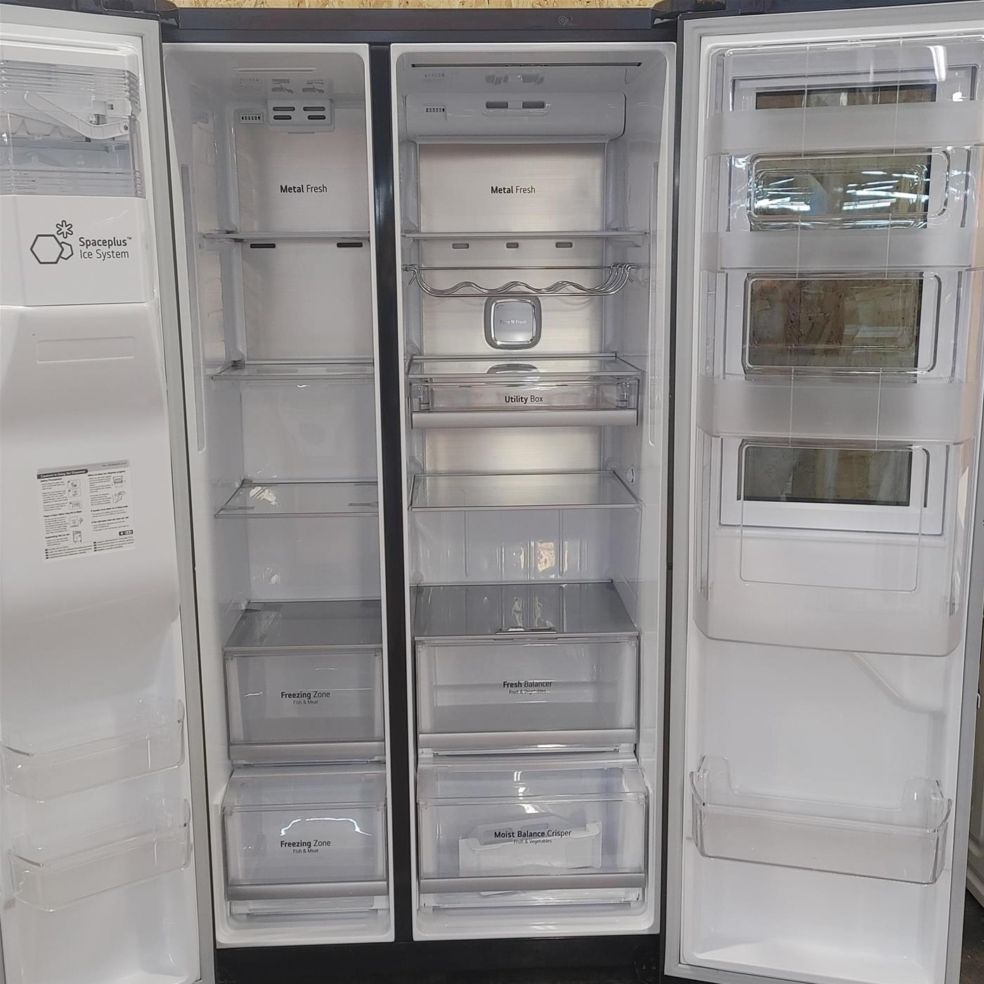 LG GSX960MCCZ frigorifero side-by-side Libera installazione 601 L F Nero