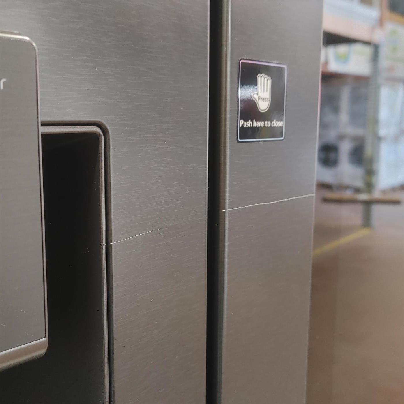 LG GSX960MCCZ frigorifero side-by-side Libera installazione 601 L F Nero