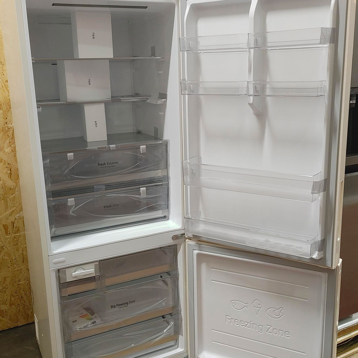 LG GBB567SECMN frigorifero con congelatore Libera installazione 462 LE Sabbia