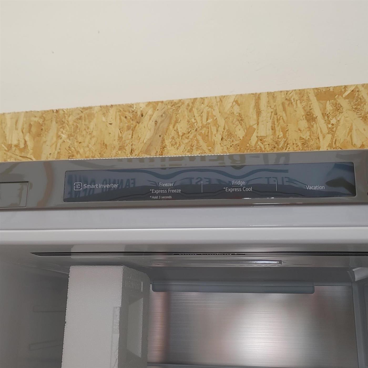 LG GBV7280CMB.AMBQEUR frigorifero-congelatore Libera installazione 387 LC Argento