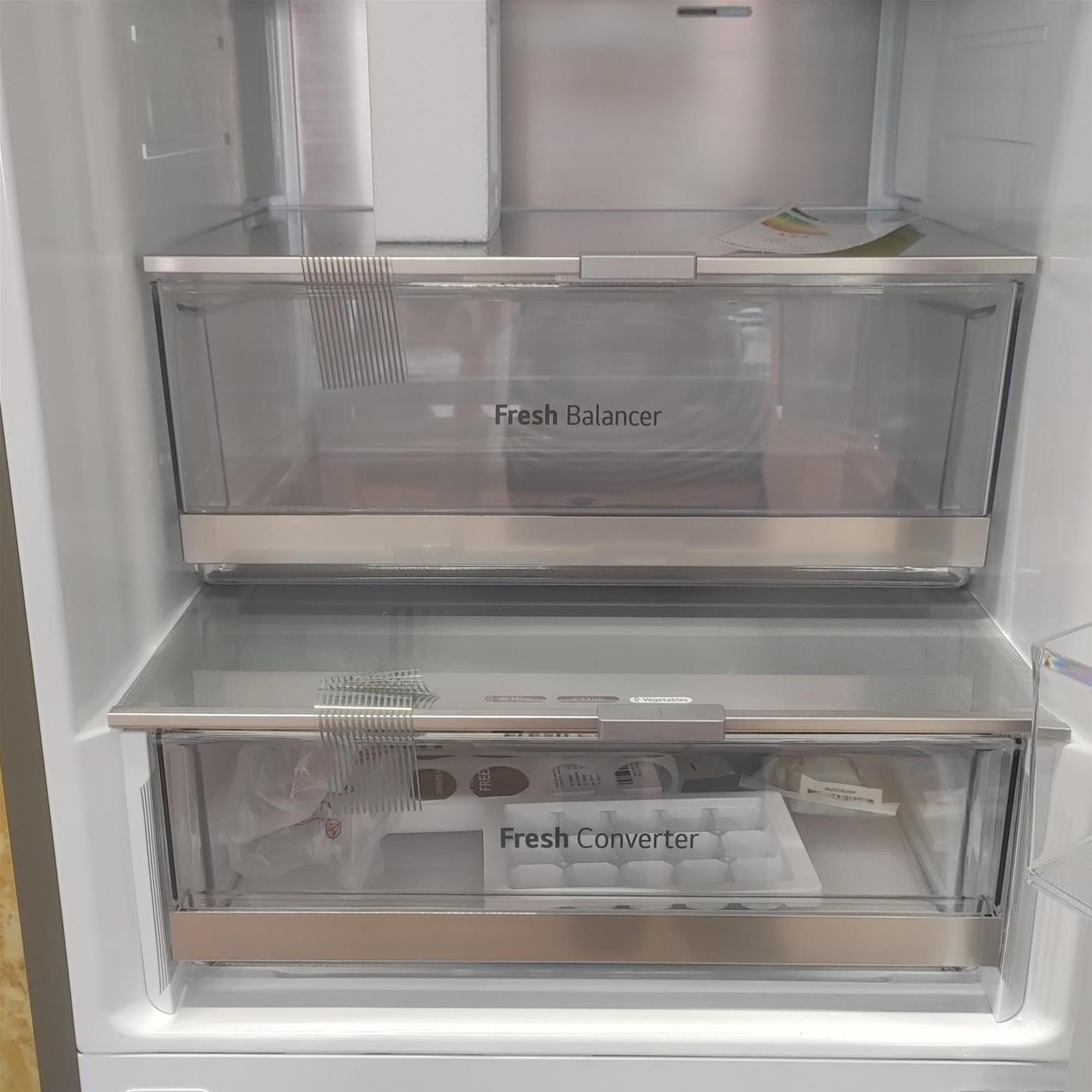 LG GBV7280CMB.AMBQEUR frigorifero-congelatore Libera installazione 387 LC Argento