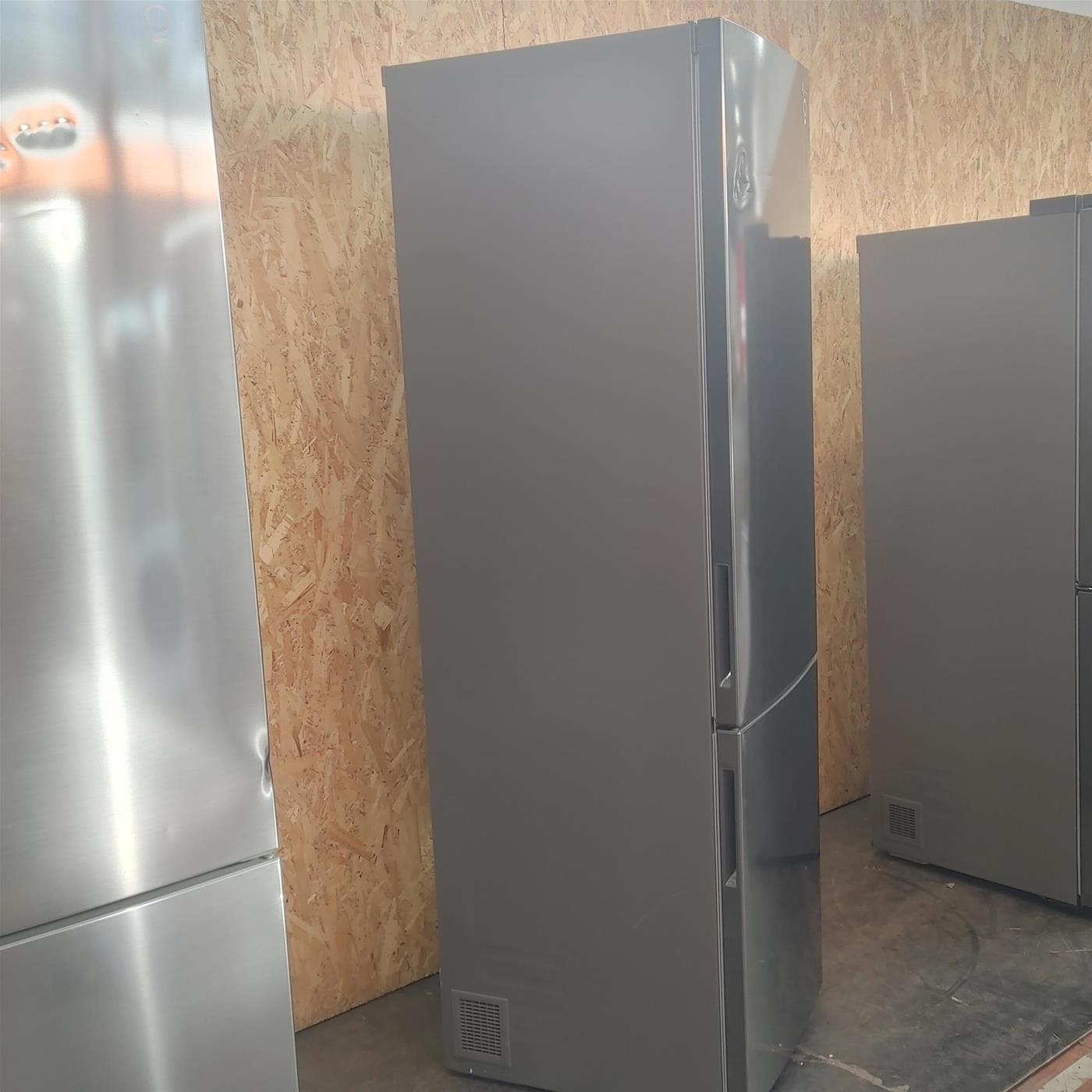 LG GBP62PZNBC frigorifero con congelatore Libera installazione 384 L B Acciaio inossidabile