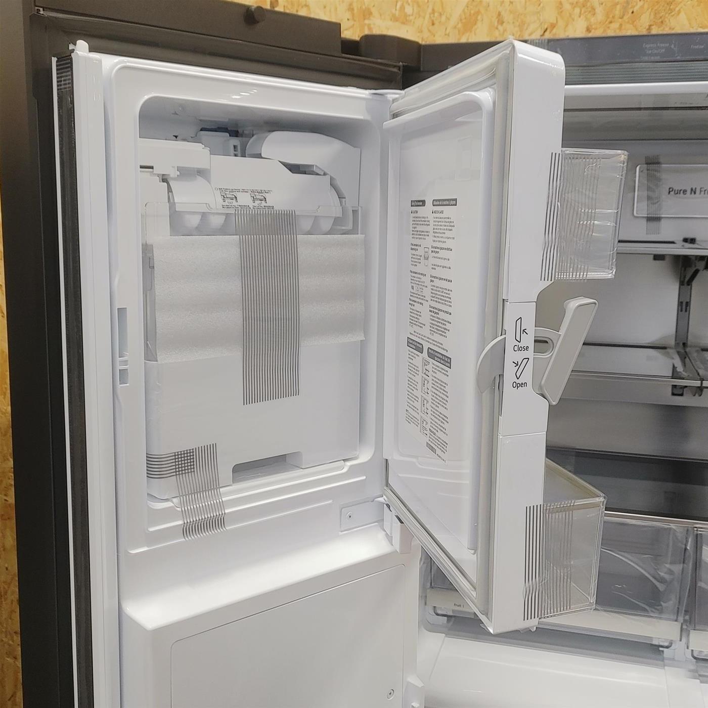 LG GMG960EVJE frigorifero side-by-side Libera installazione 638 LE Nero