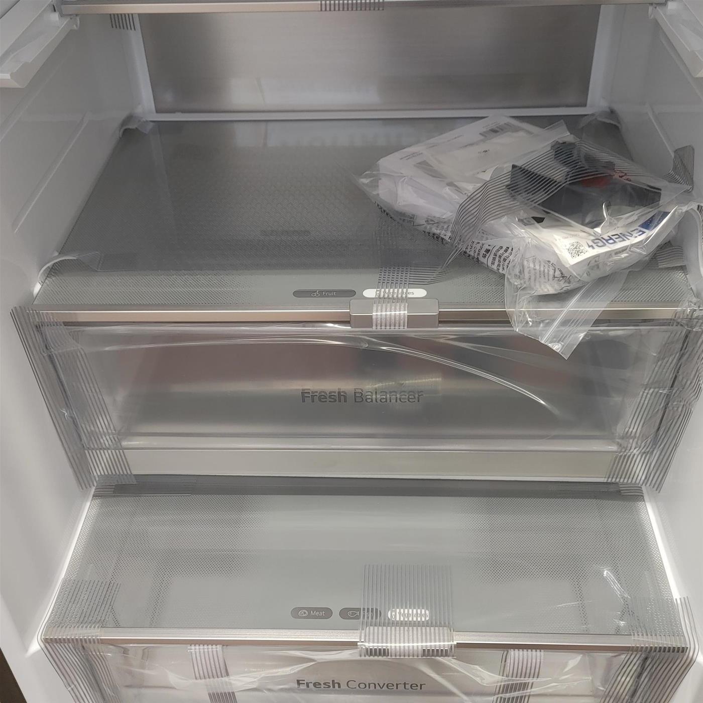 LG GBV7280DEV.AEVQEUR frigorifero-congelatore Libera installazione 387 LD Nero