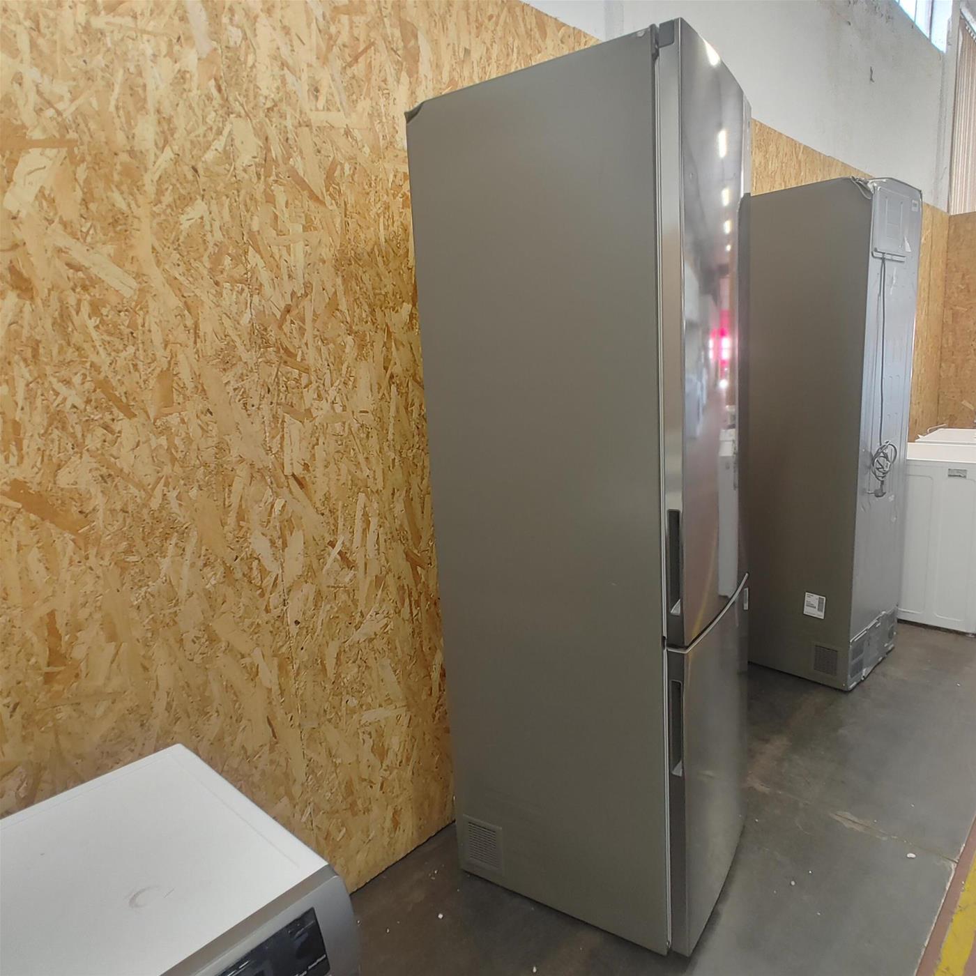 Frigorifero combinato LG GBP62PZNBC Libera installazione 384 L