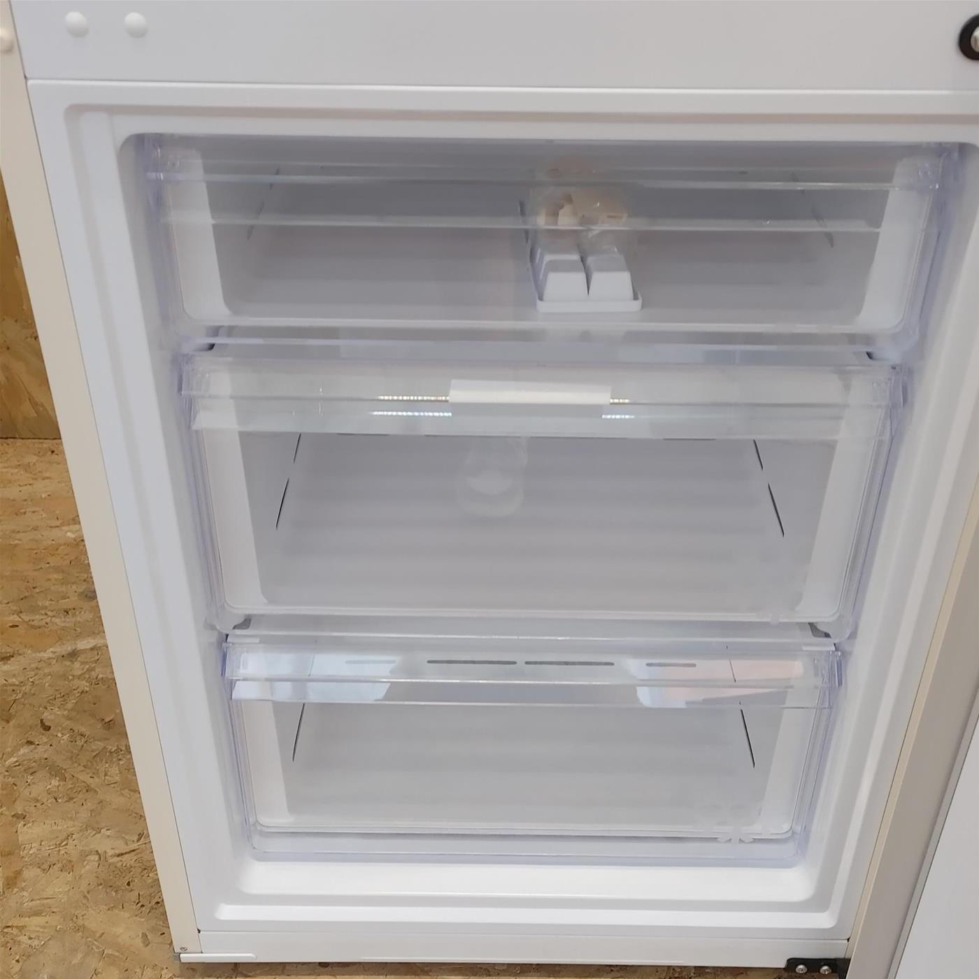 Samsung RB38T603DEL Total No Frost, frigorifero con congelatore Libera installazione 385 L D Beige