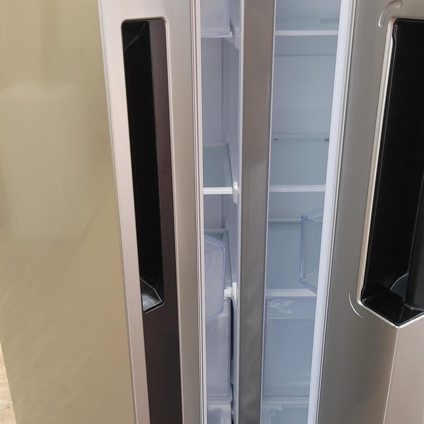 Samsung Frigorifero Side by Side Serie 8000 RS66A8101SL/EF