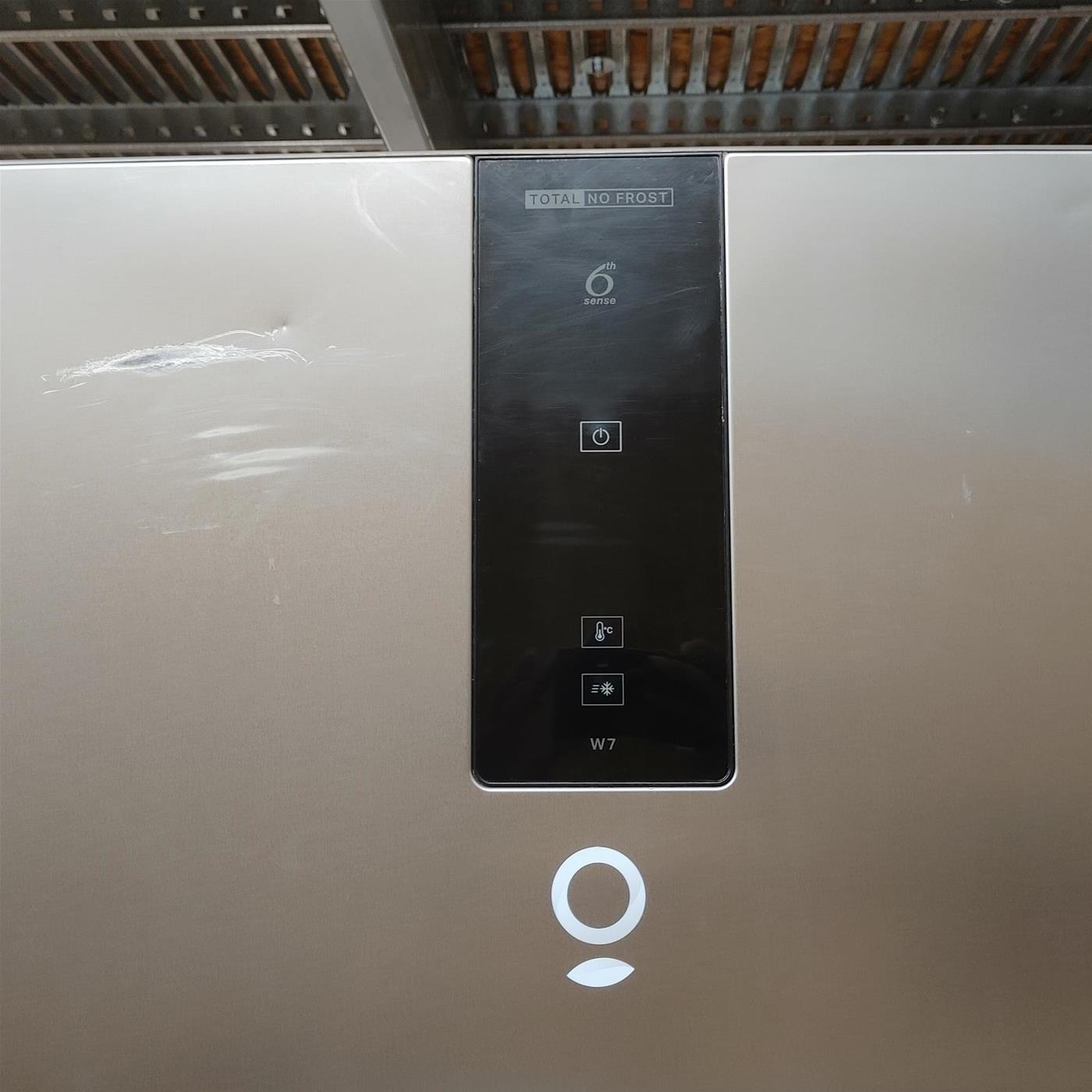 Whirlpool W7X 82O OX Frigorifero combinato E, Total No Frost