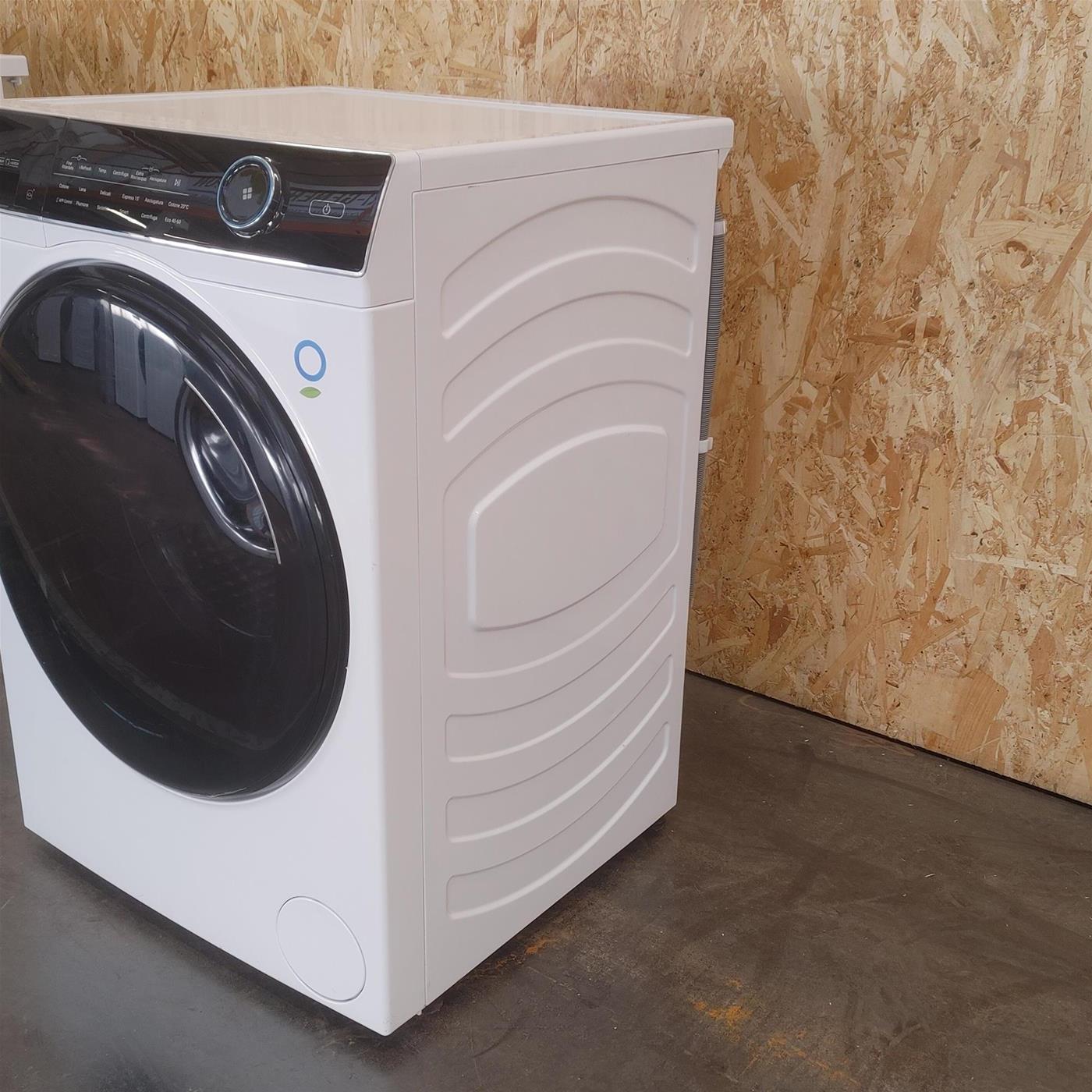 Haier I-Pro Series 5 HWD90-B14959U1 lavasciuga Libera installazione Caricamento frontale Bianco D