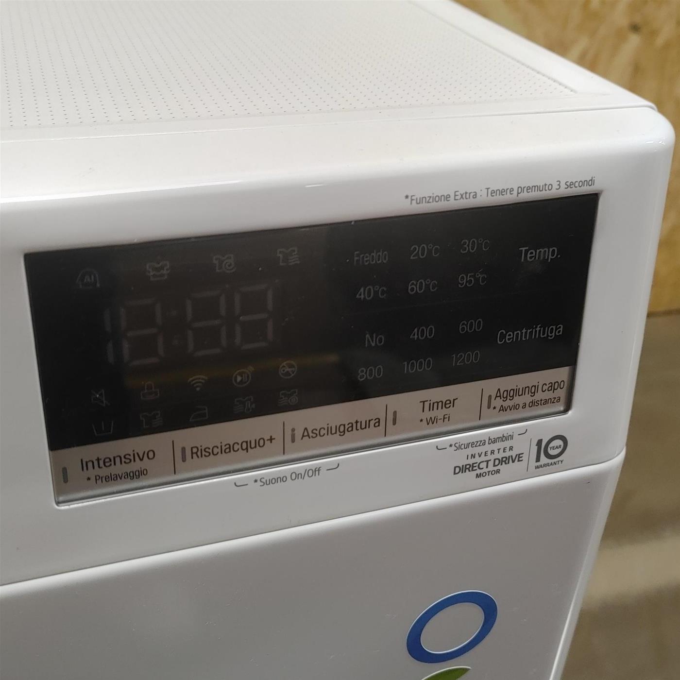 LG F4DV710H2SE Lavasciuga Intelligente AIDD 10,5/7 kg Vapore TurboWash 360 1400 Giri/min Carica frontale Classe E