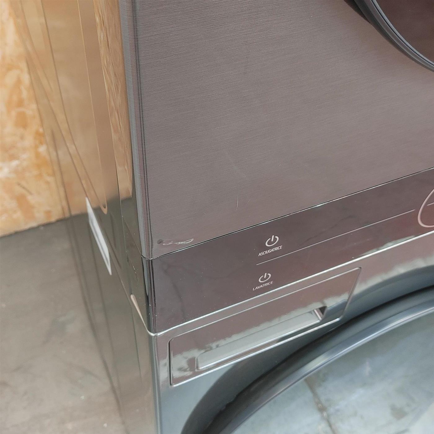 LG WT1210BBF.APBQKIS lavasciuga Libera installazione Caricamento frontale Nero A