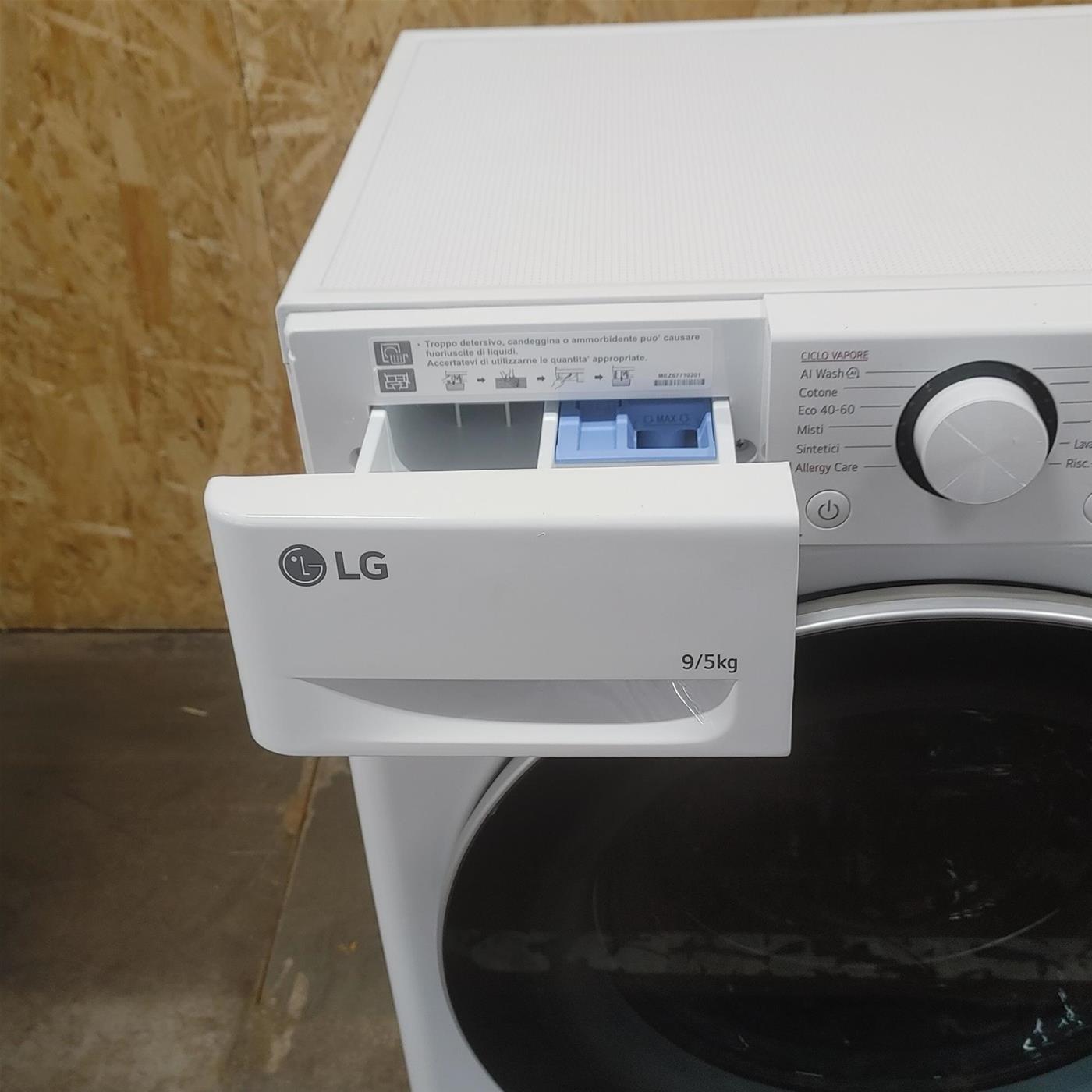 LG D2R5S09TSWW lavatrice asciugatrice Libera installazione Carica frontale Bianco E