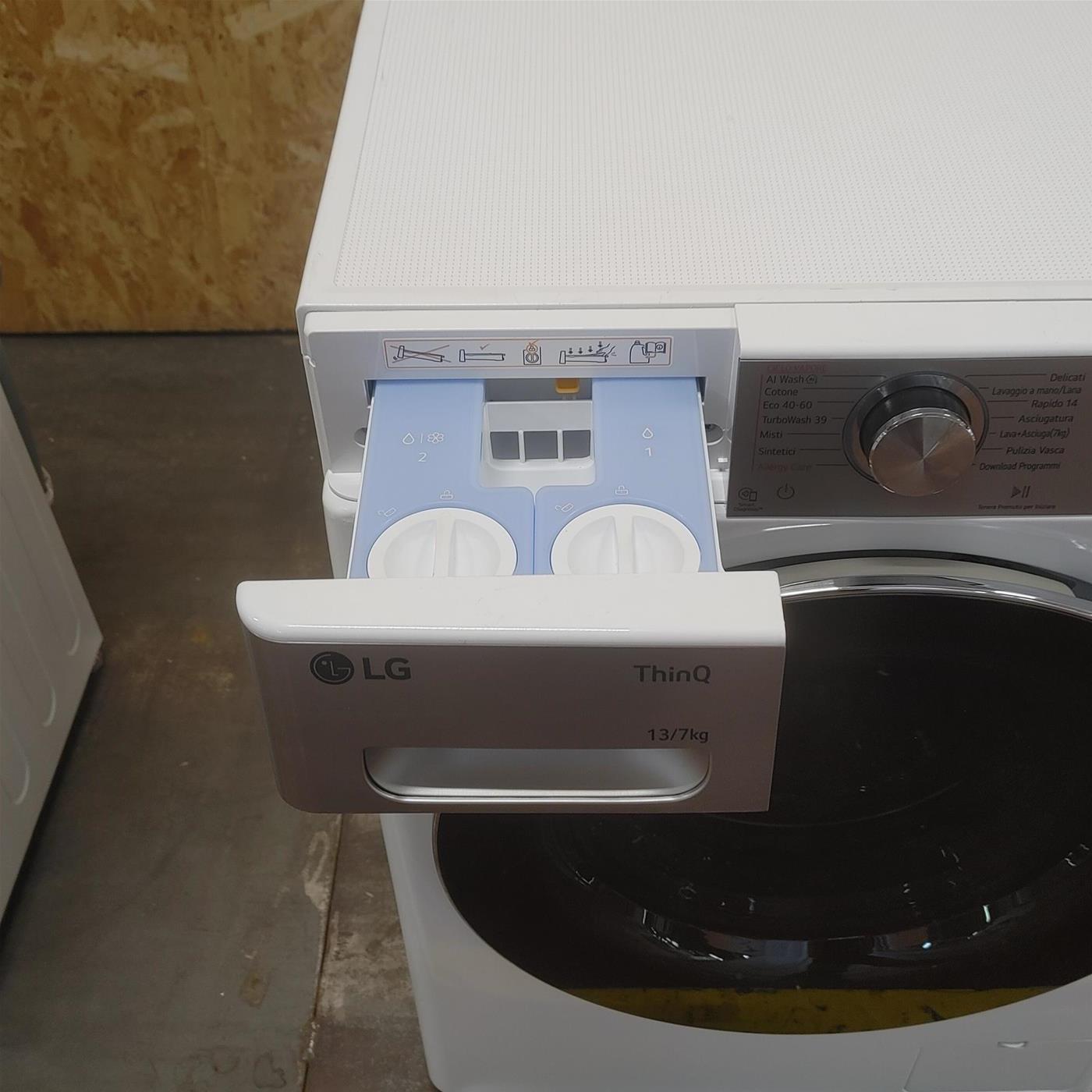 Lavasciuga LG D4R9513TPWC AI DD, TurboWash 360, Autodosaggio 13/7kg