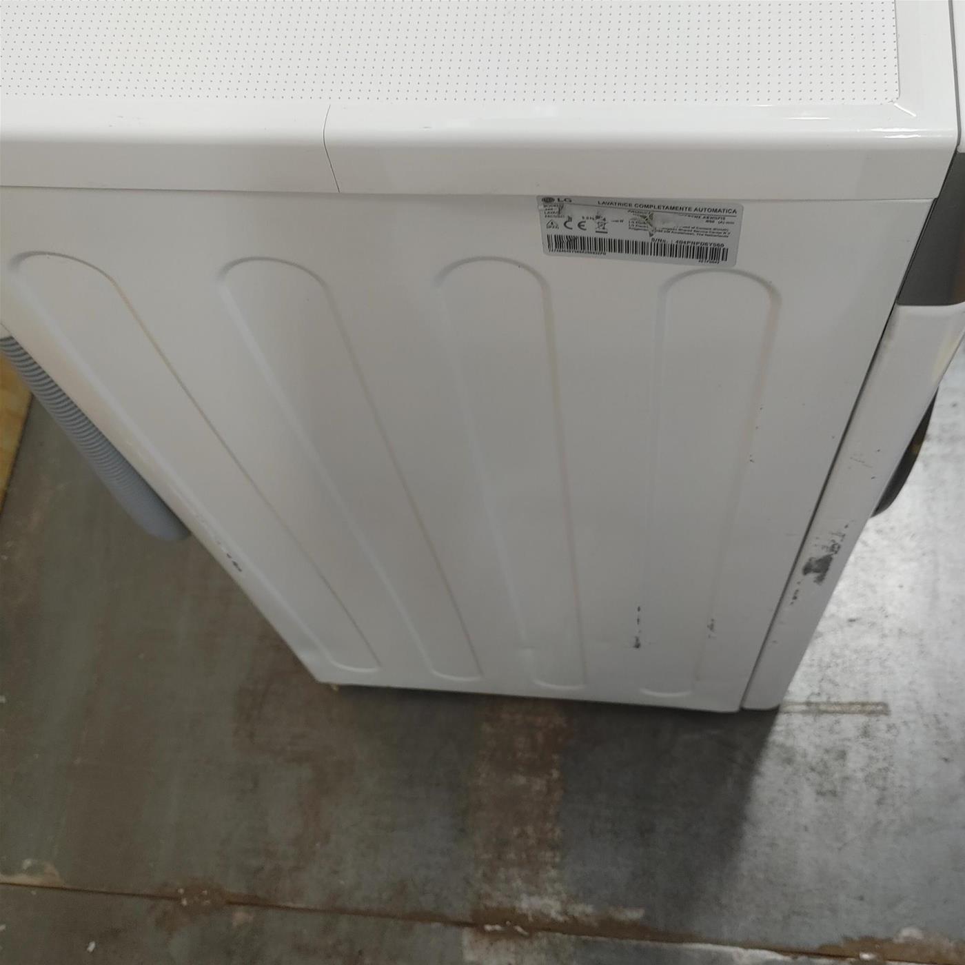 Lavasciuga intelligente LG F2DV9S8H2E Slim AIDD Vapore TurboWash 360 8.5/5Kg