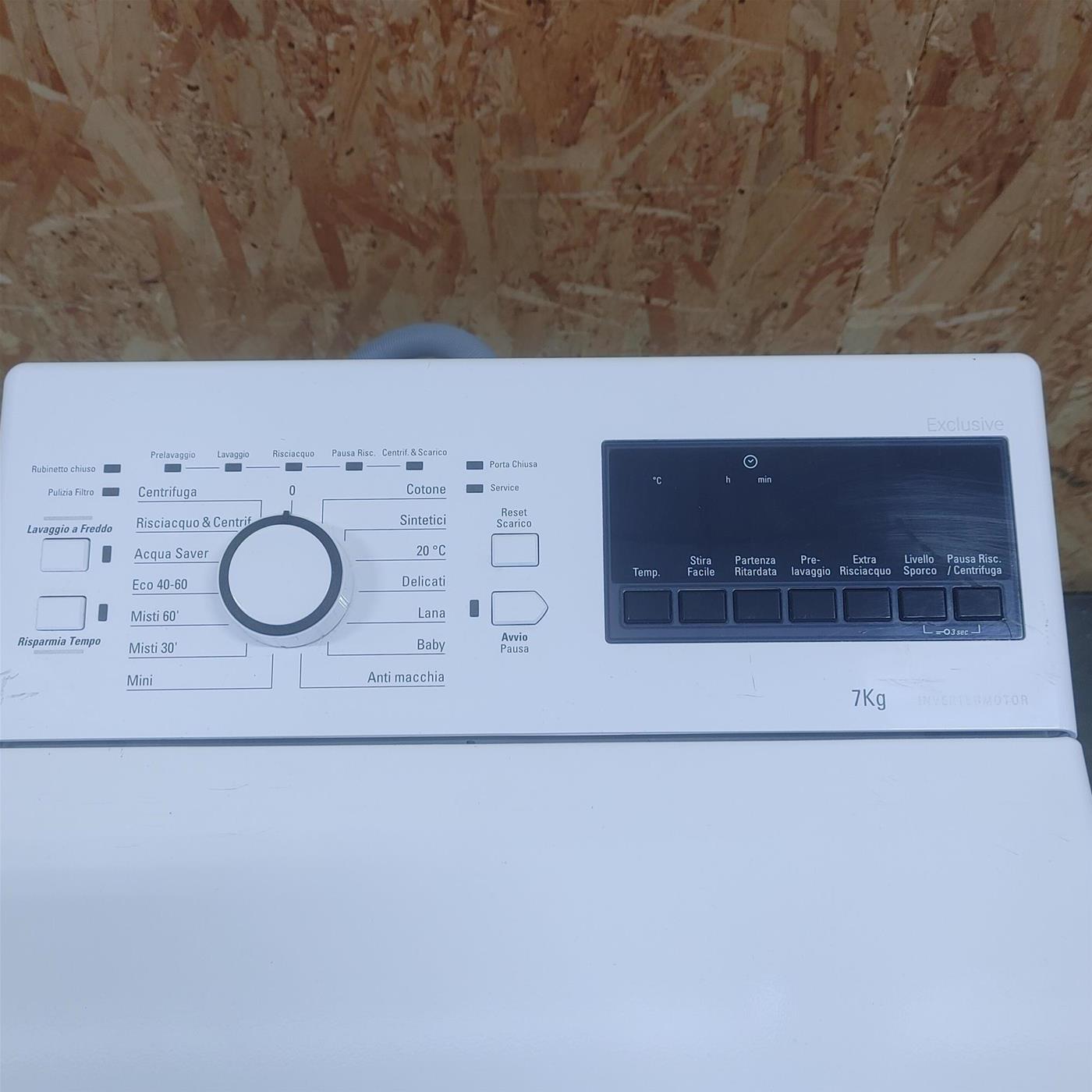 Lavatrice Hotpoint Ariston WMTG 722B IT/N Caricamento dall'alto
