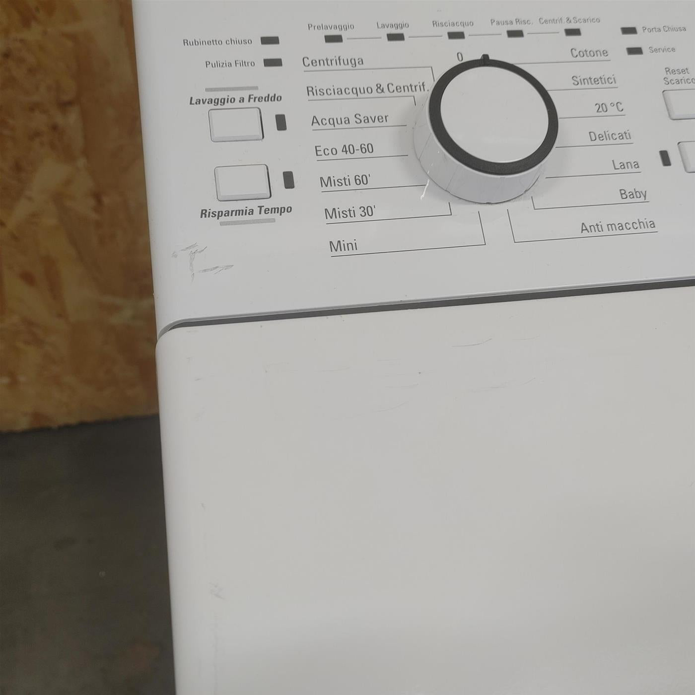 Lavatrice Hotpoint Ariston WMTG 722B IT/N Caricamento dall'alto