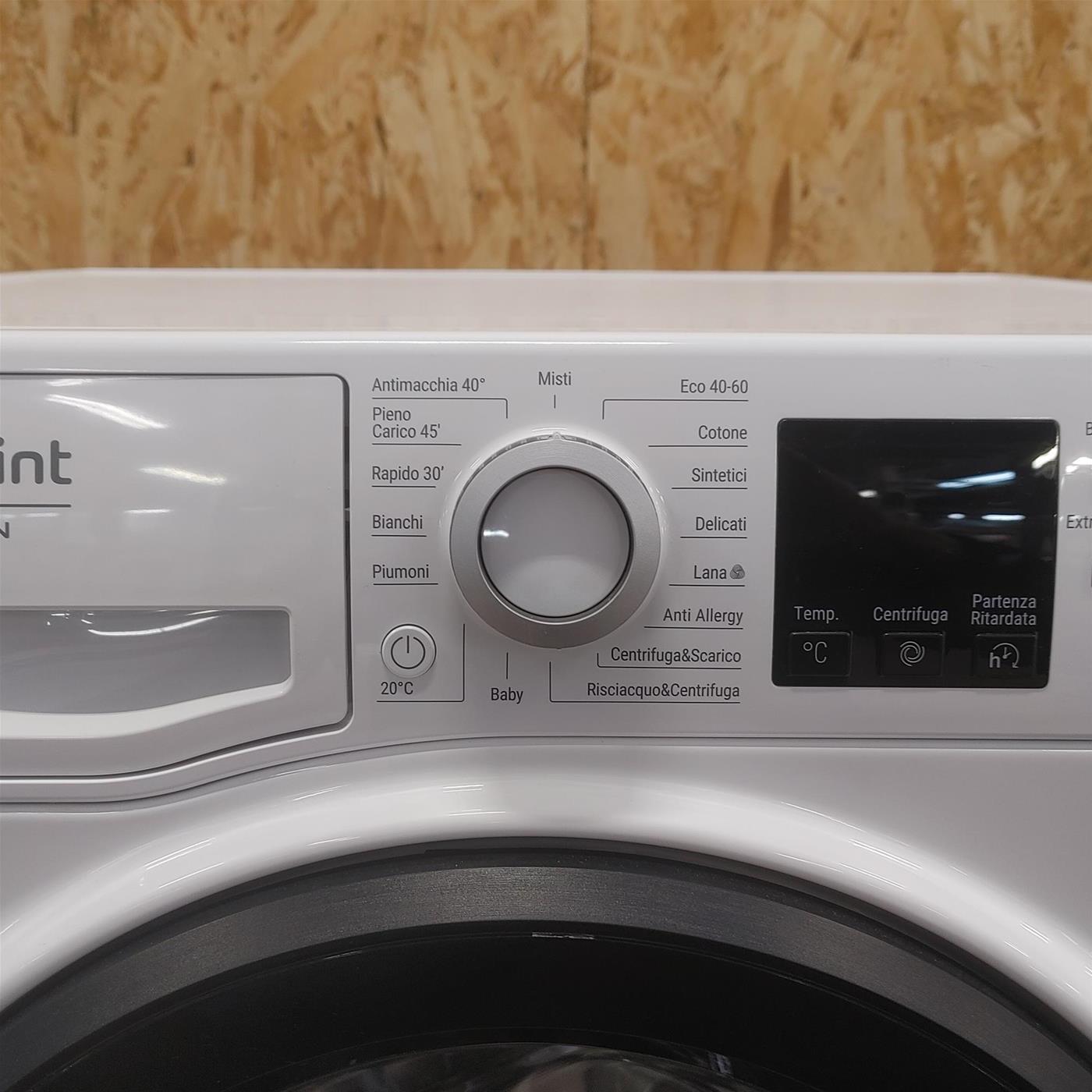 Lavatrice Hotpoint Ariston NF746WK IT Classe A 7 Kg