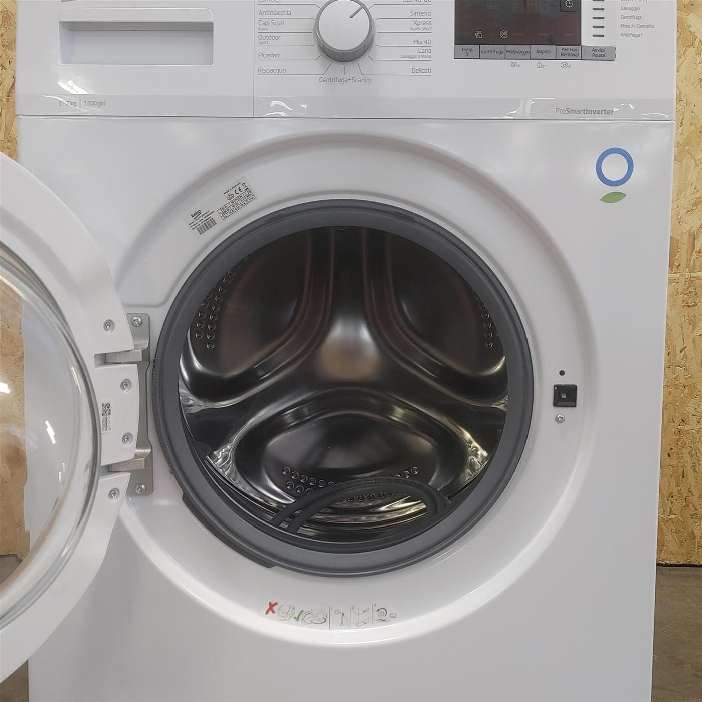 Lavatrice Beko WUX71232WI-IT Caricamento frontale 7 kg 1200 Giri Bianco