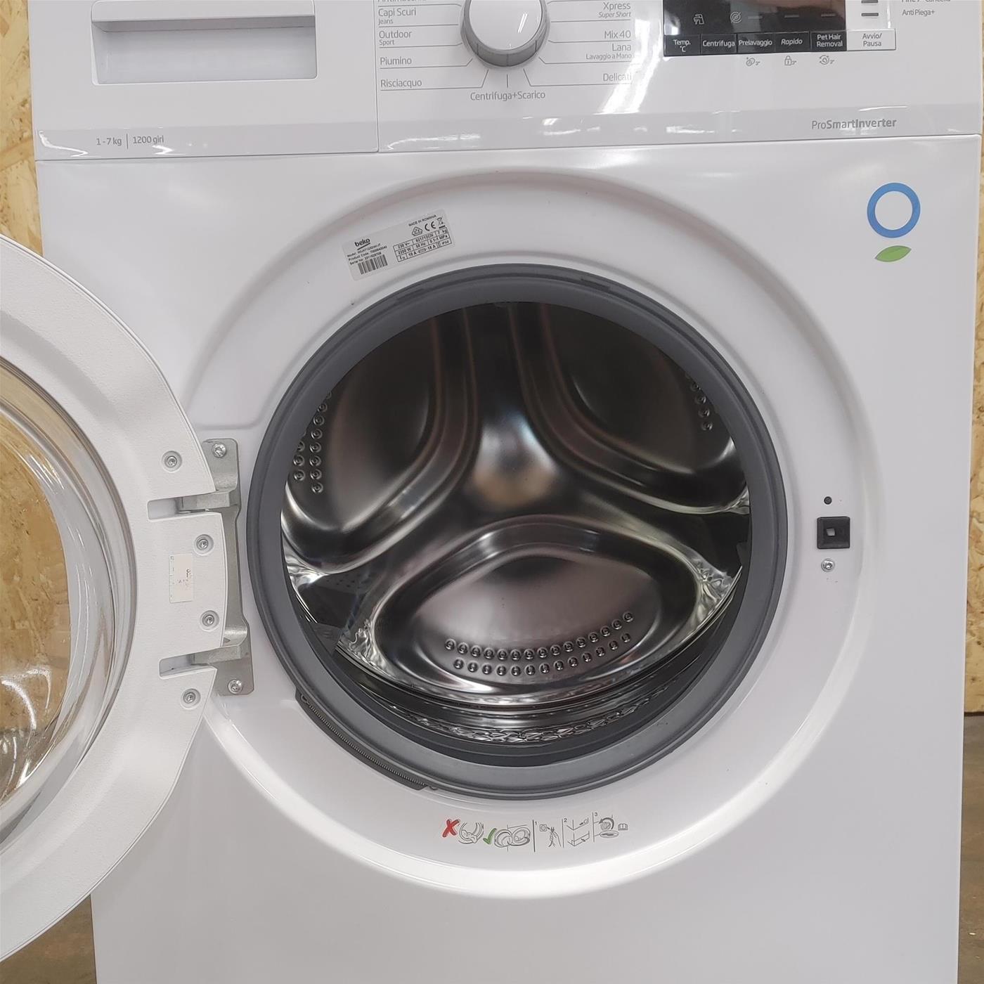 Lavatrice Beko WUX71232WI-IT Caricamento frontale 7 kg 1200 Giri Bianco