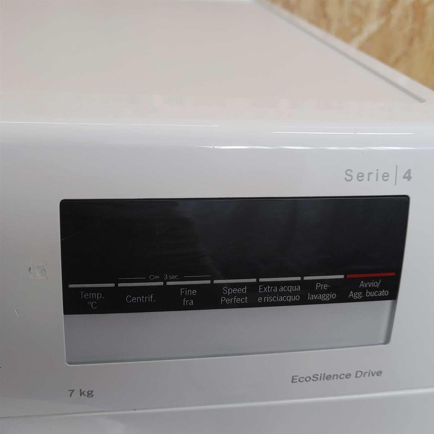Bosch Serie 4 WAN24257IT lavatrice Caricamento frontale 7 kg 1200 Giri/min D Bianco